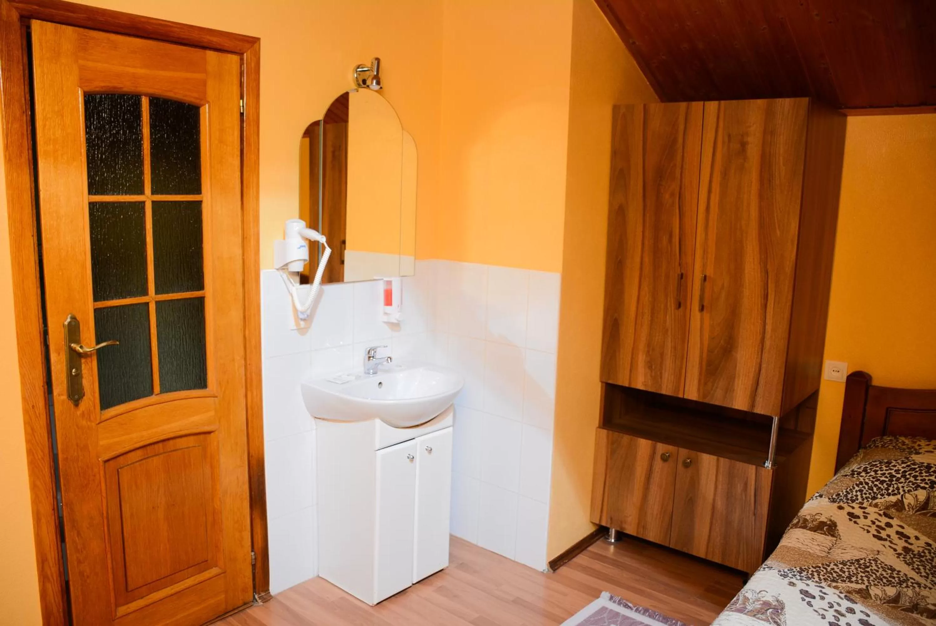 Property building, Bed in Bazar Motel