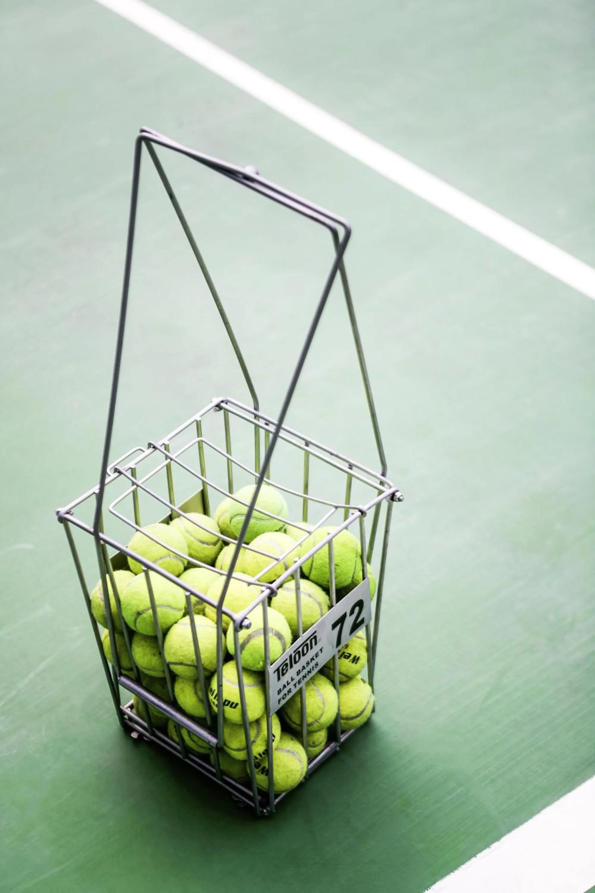 Tennis court in Novotel Marseille Est Porte d'Aubagne