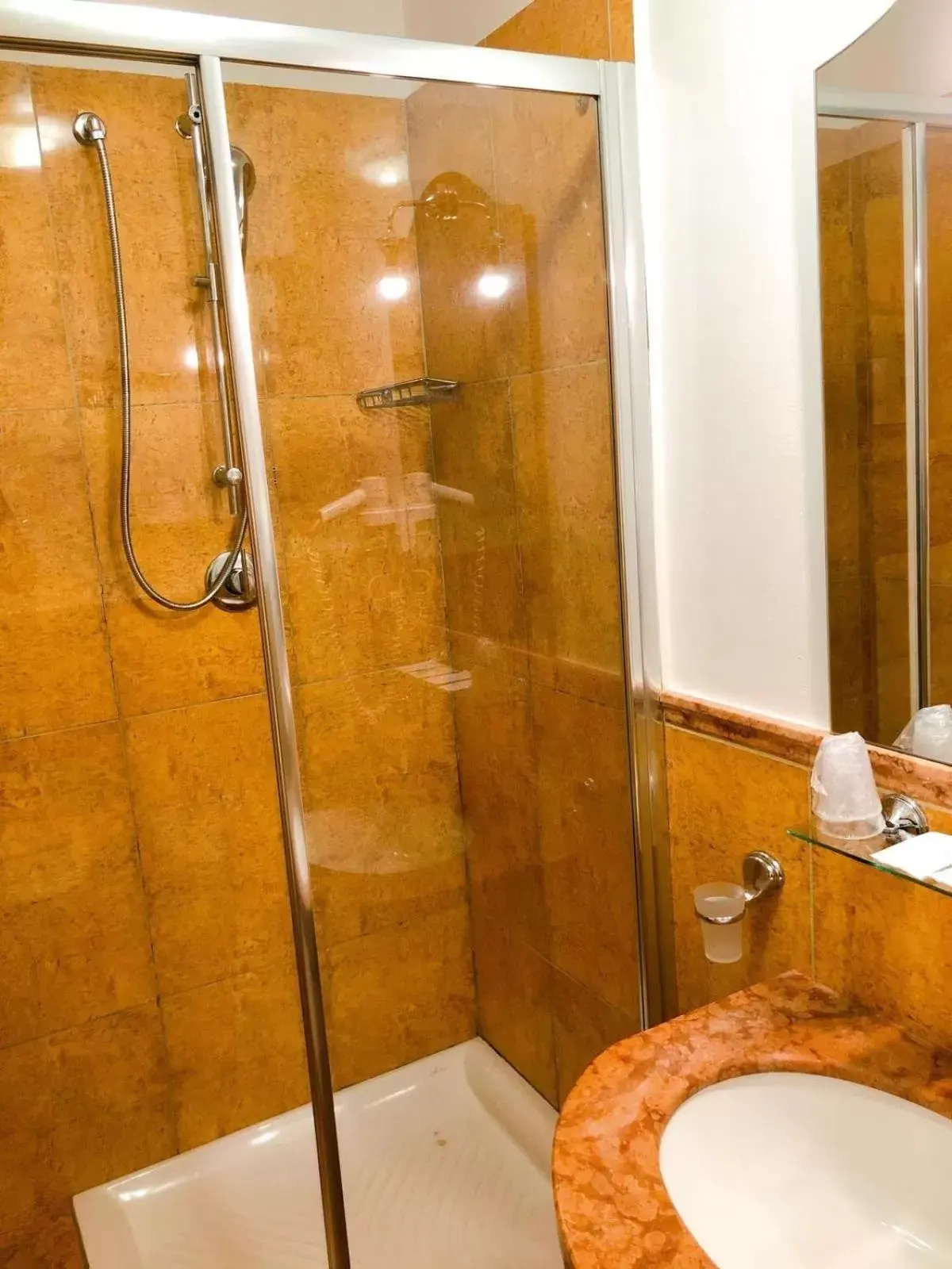 Bathroom in Hotel Florio Operà Palermo Central