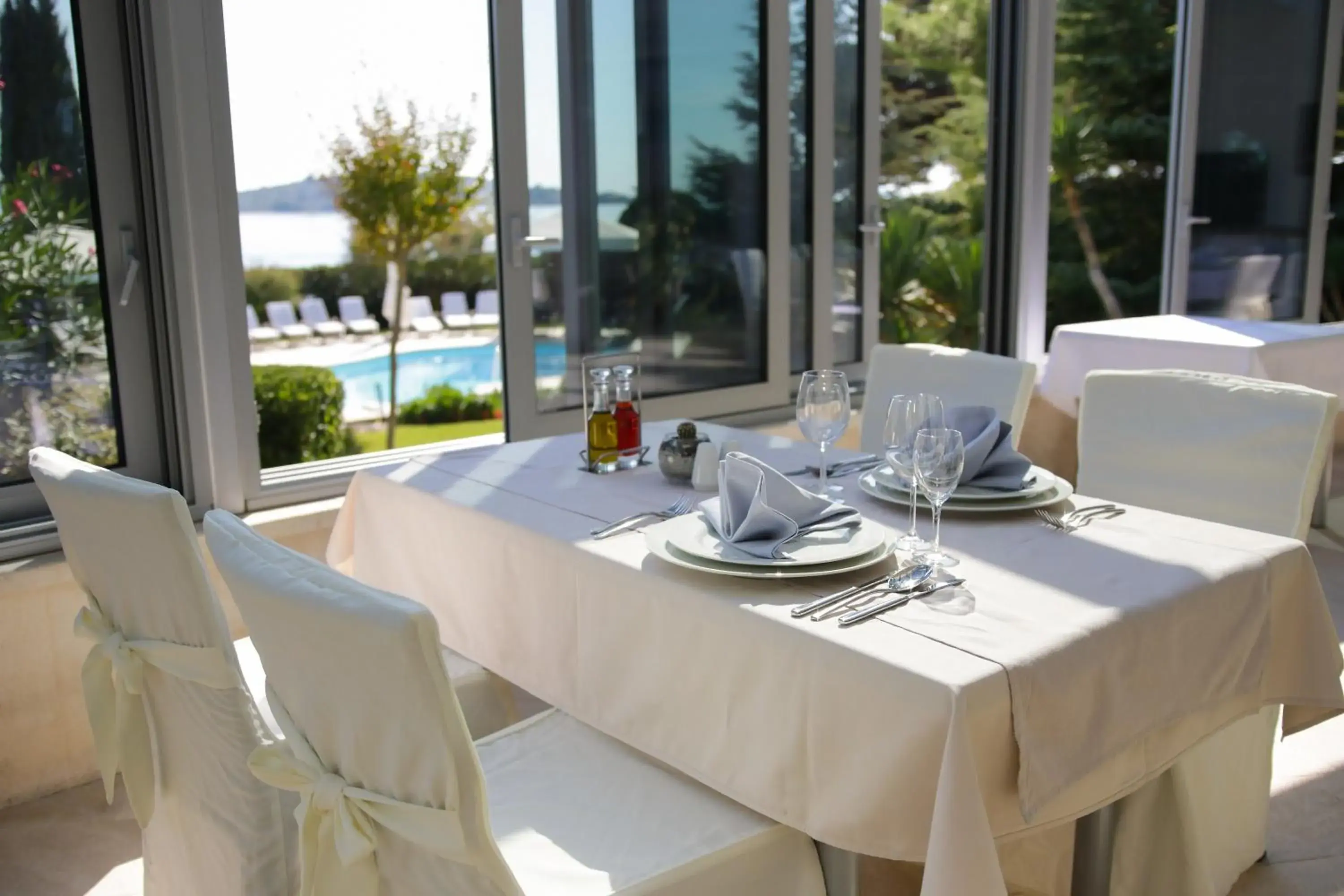 Restaurant/Places to Eat in Hotel Villa Radin