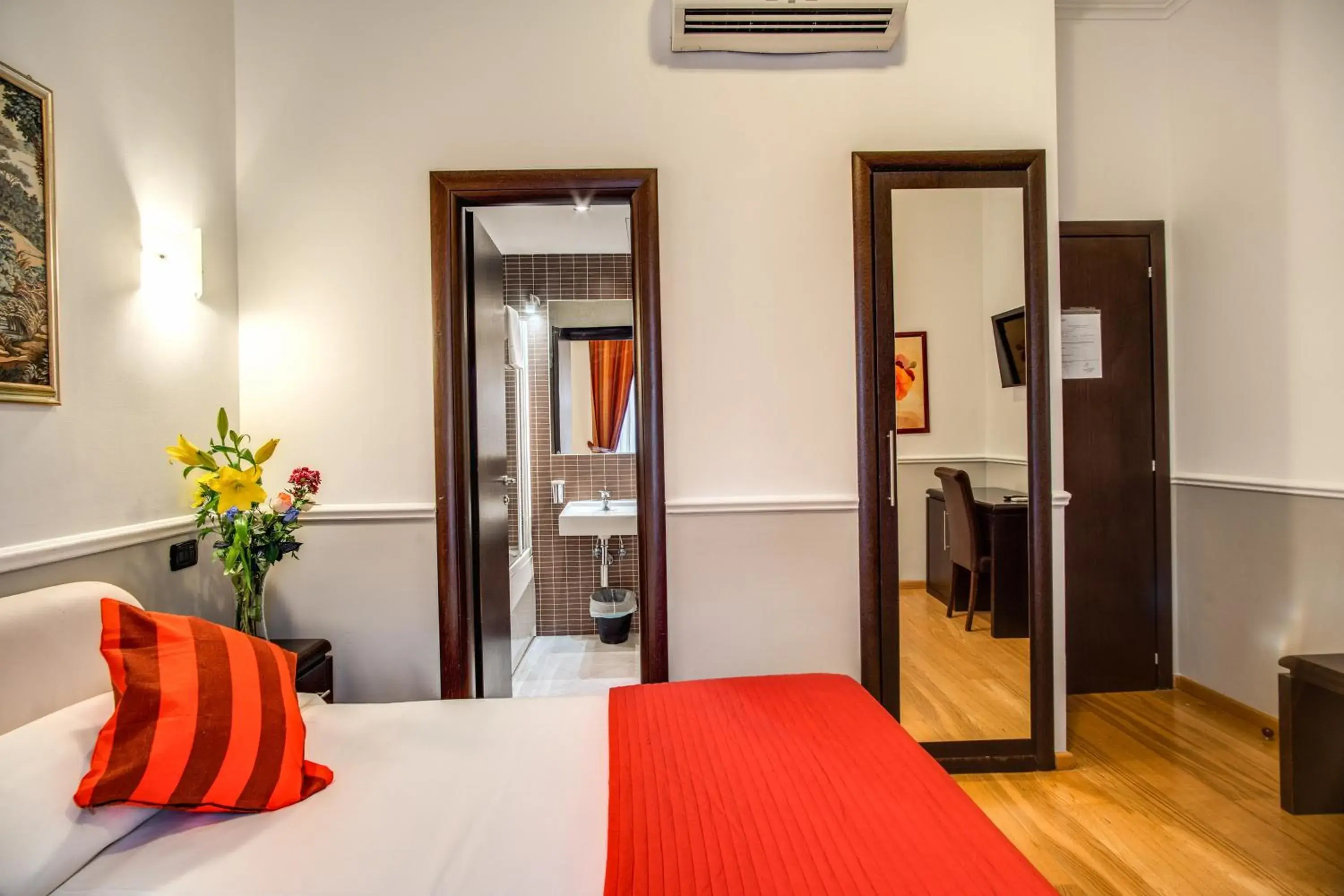Bedroom in Hotel Everest Inn Rome