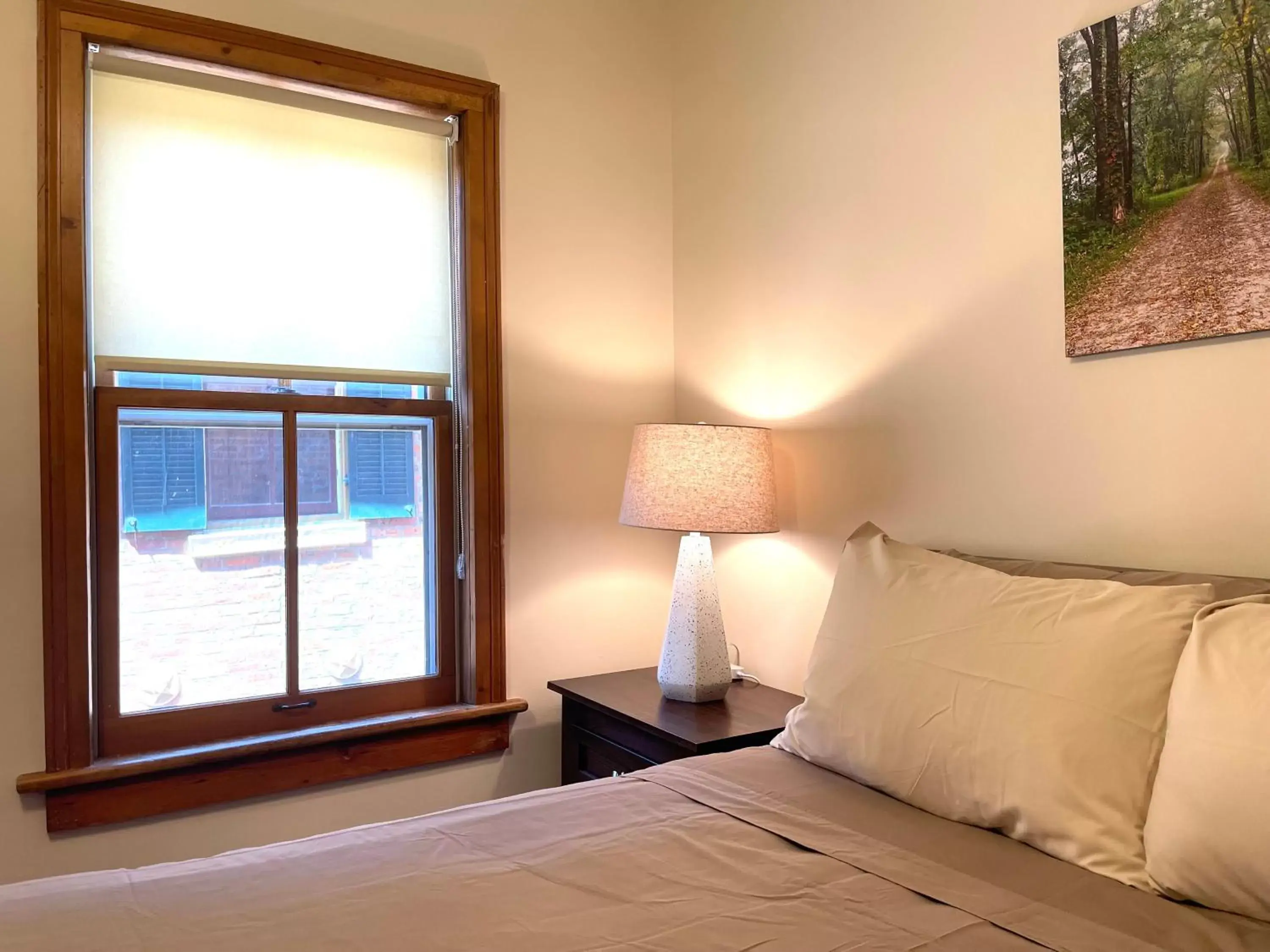 Bedroom, Bed in Riverboat Suites