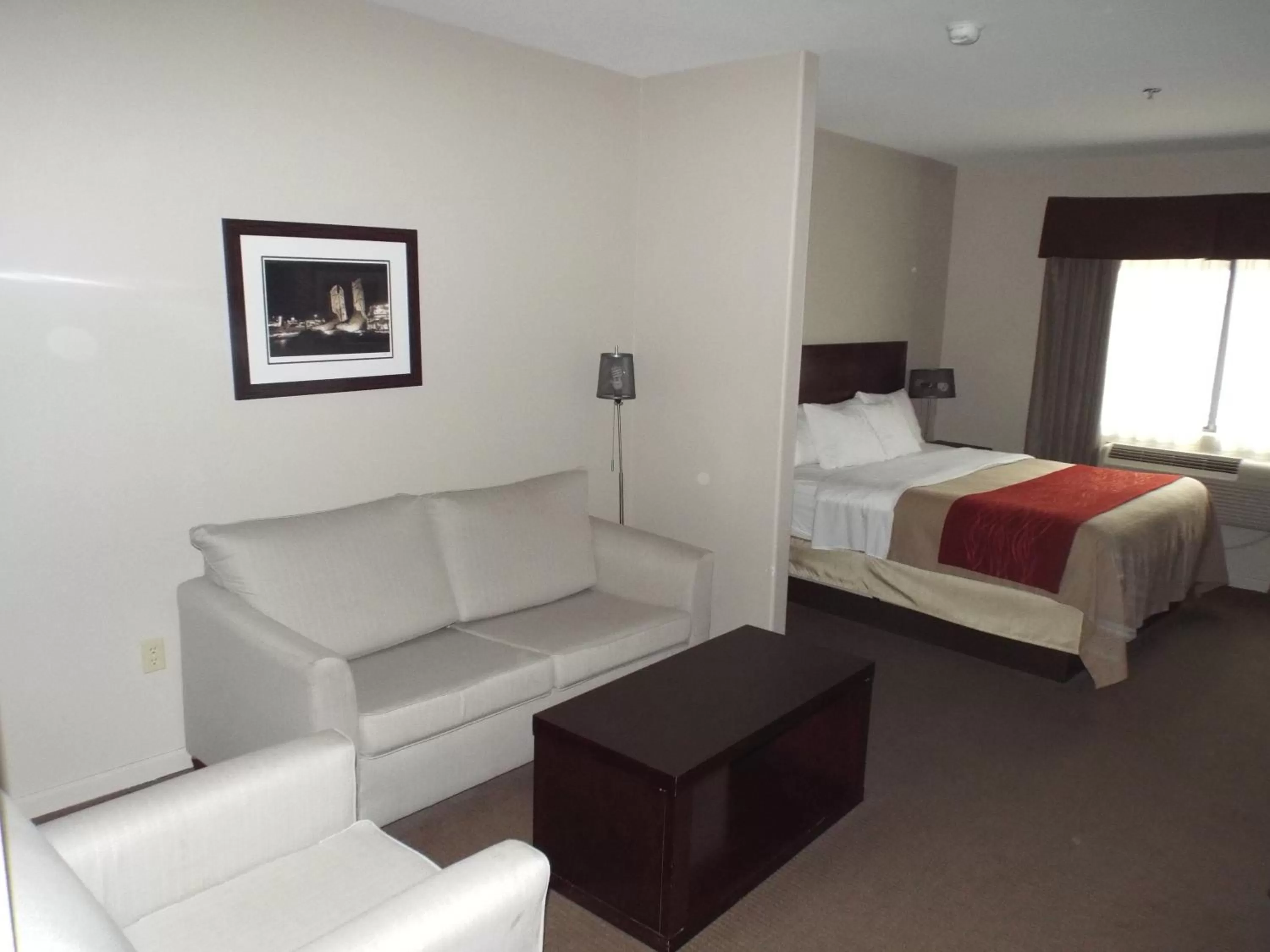 Bedroom, Bed in Baymont by Wyndham Columbus