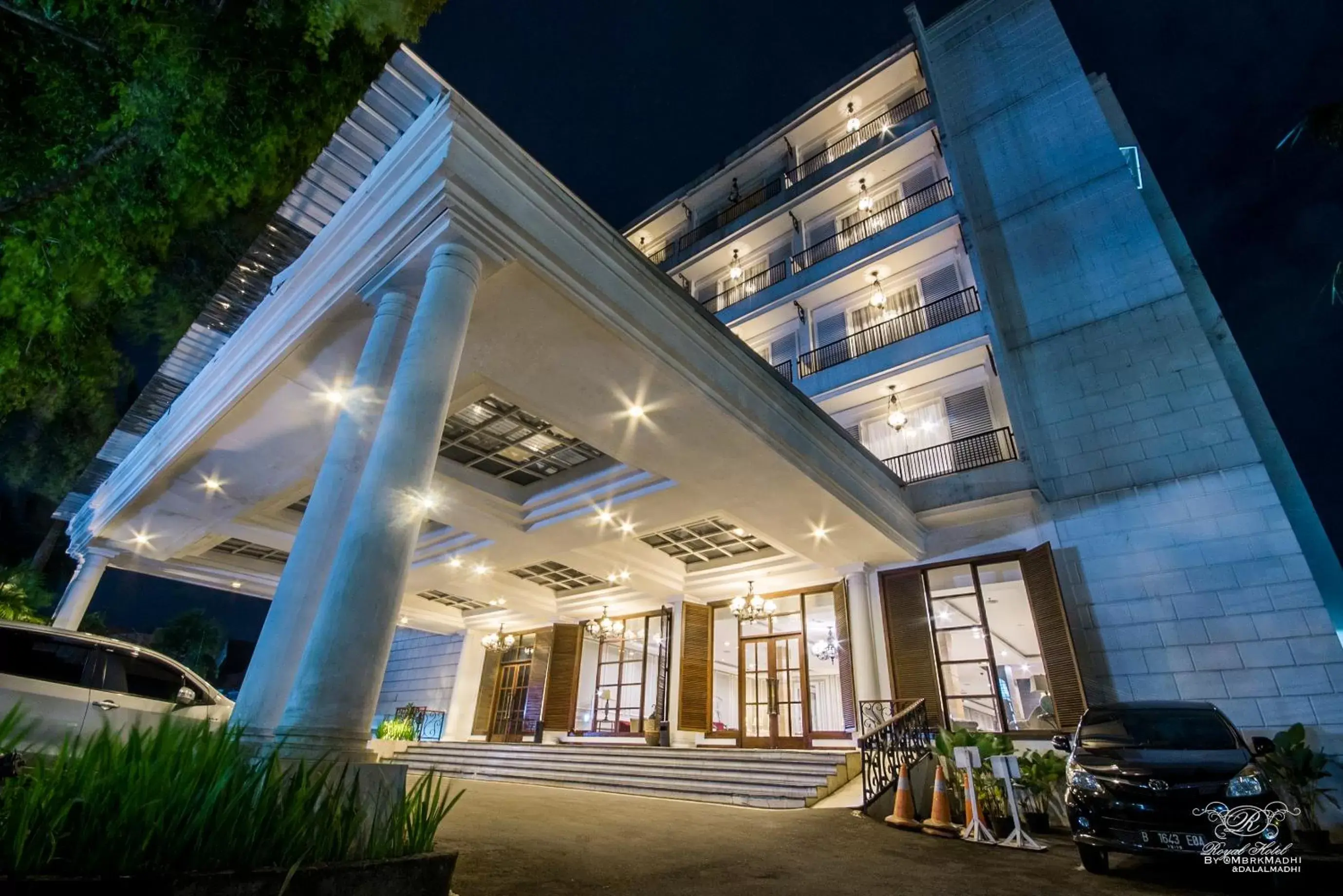 Facade/entrance, Property Building in Royal Hotel Bogor