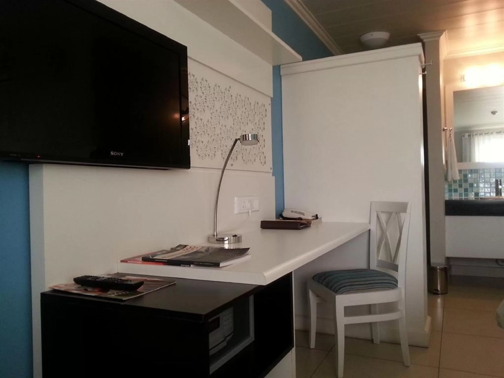 TV and multimedia in Peermont Metcourt Hotel