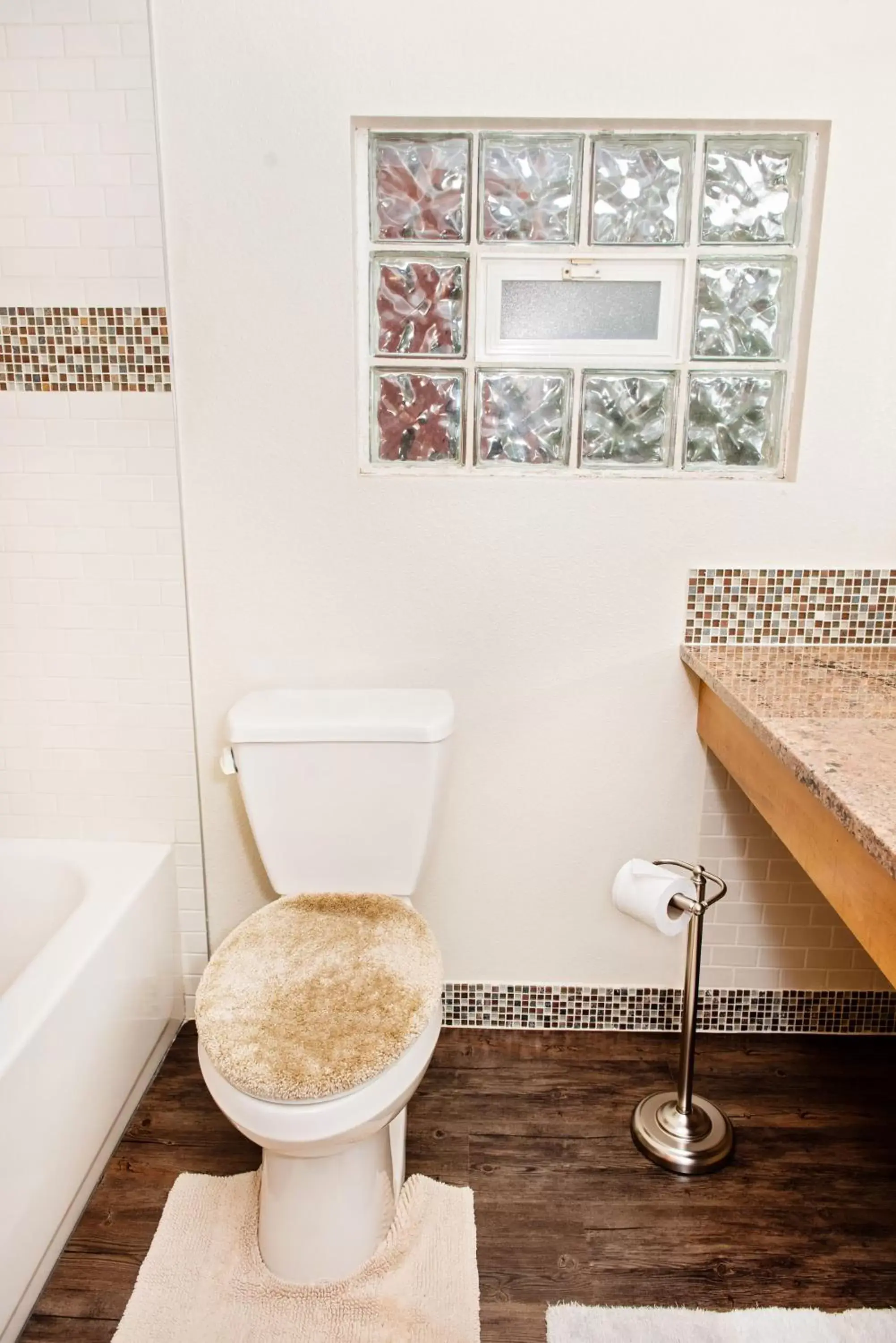 Bathroom in Red Wing Motel