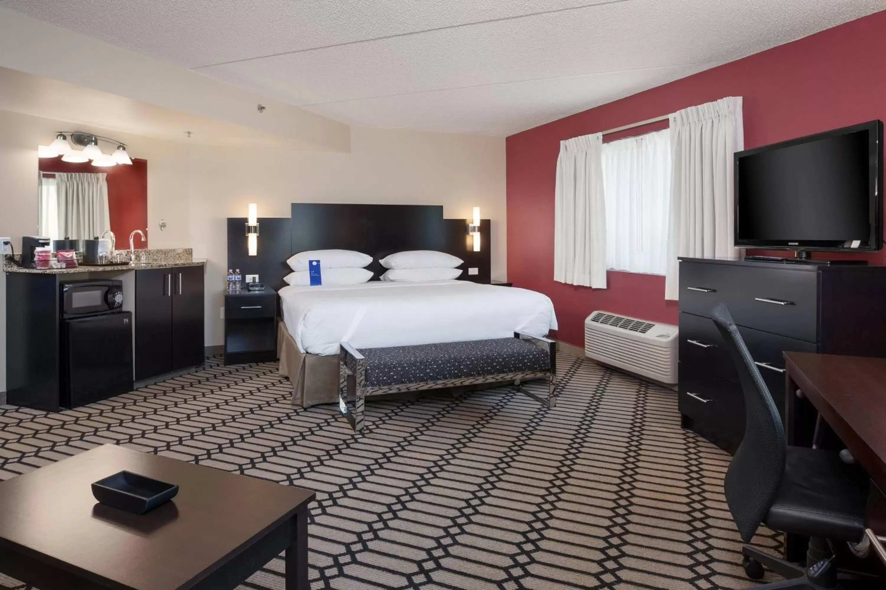 Bedroom in Delta Hotels by Marriott Fargo