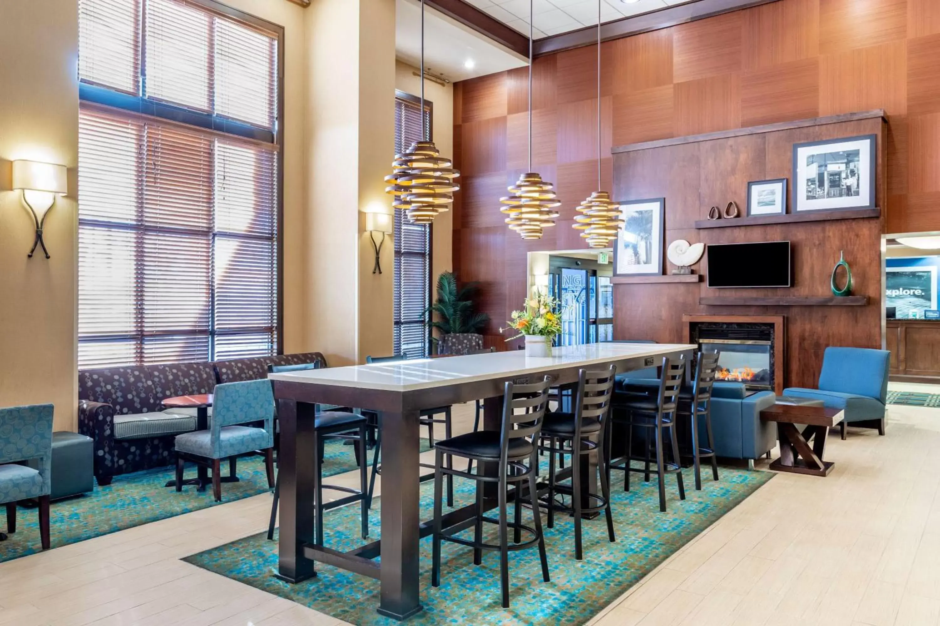 Lobby or reception, Lounge/Bar in Hampton Inn & Suites Sacramento-Elk Grove Laguna I-5