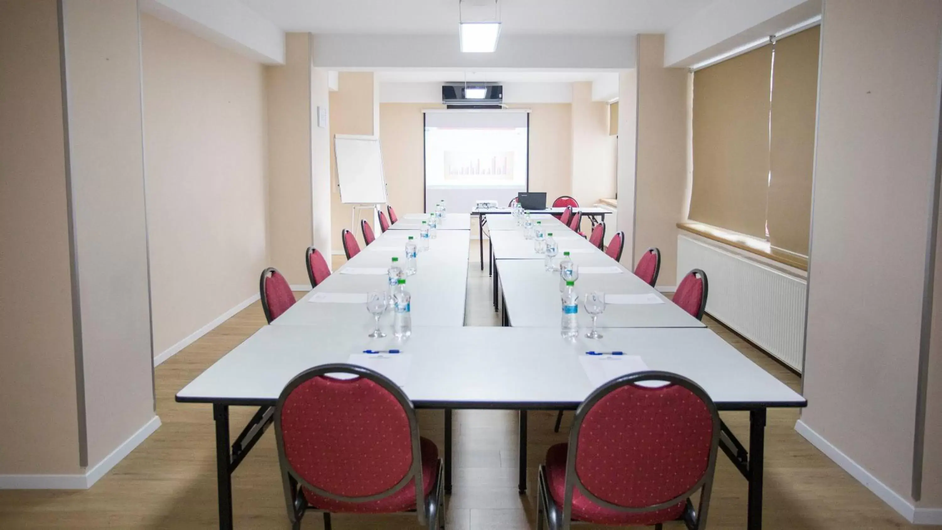 Meeting/conference room in Hotel Parliament