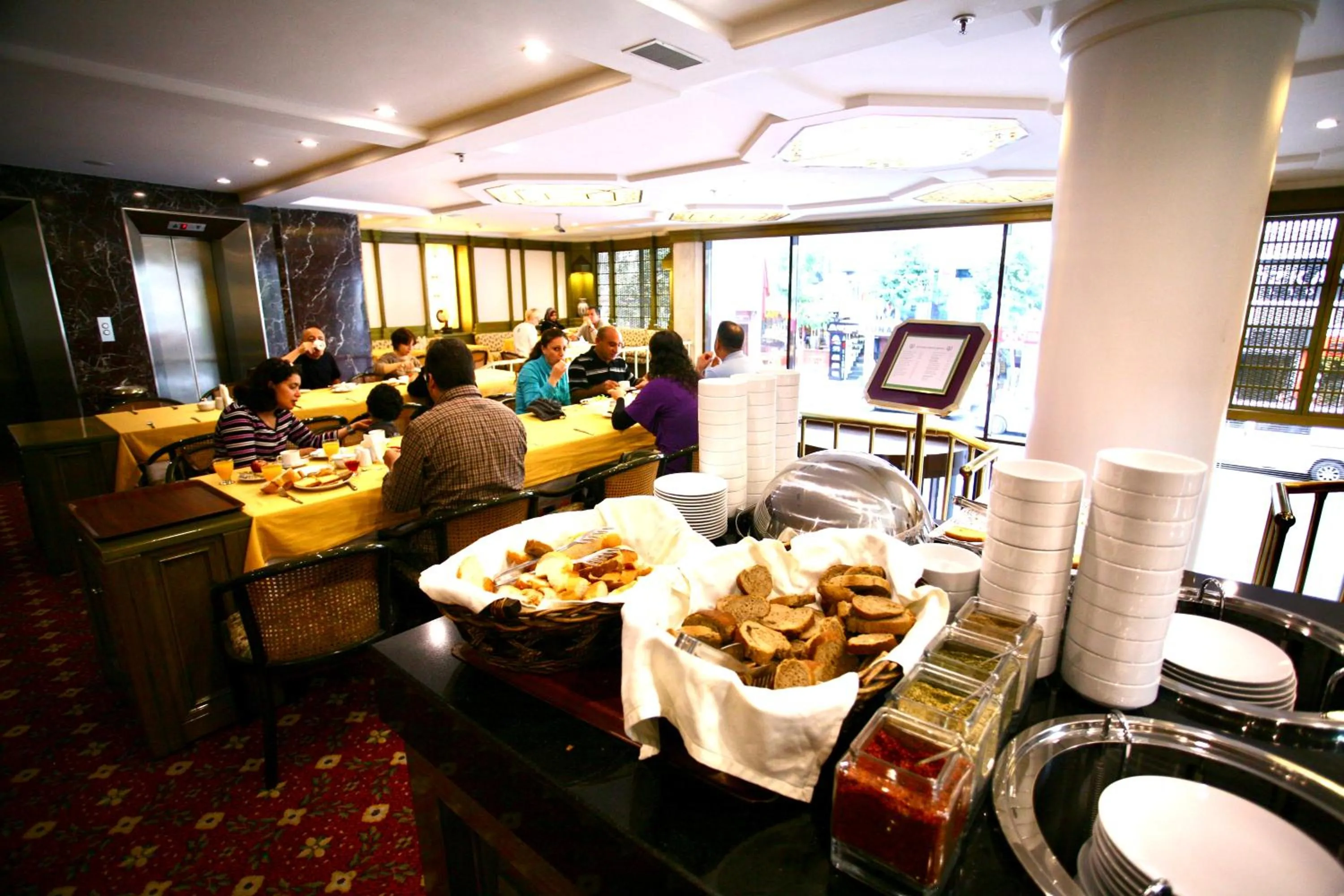 Restaurant/places to eat in Istanbul Royal Hotel