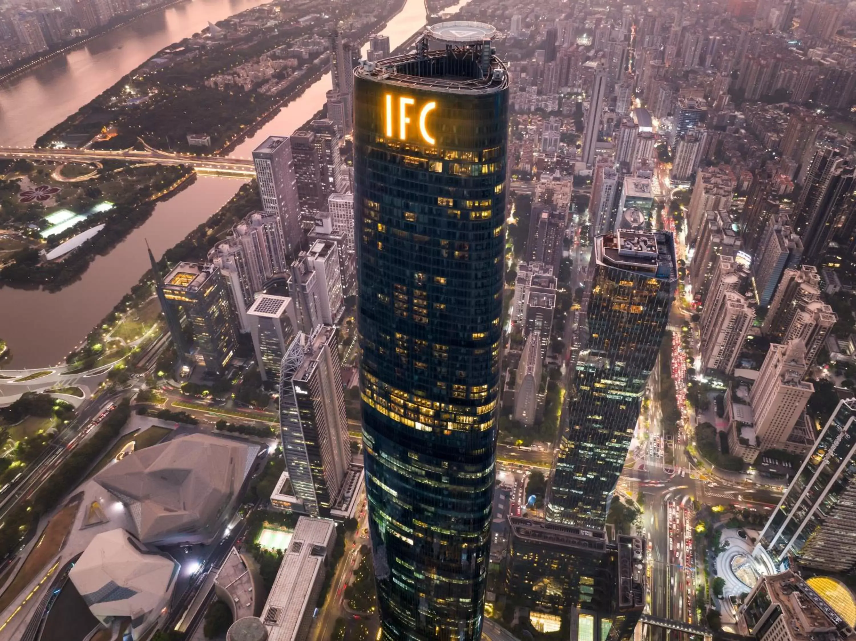 Property building in Four Seasons Hotel Guangzhou Property building in Four Seasons Hotel Guangzhou