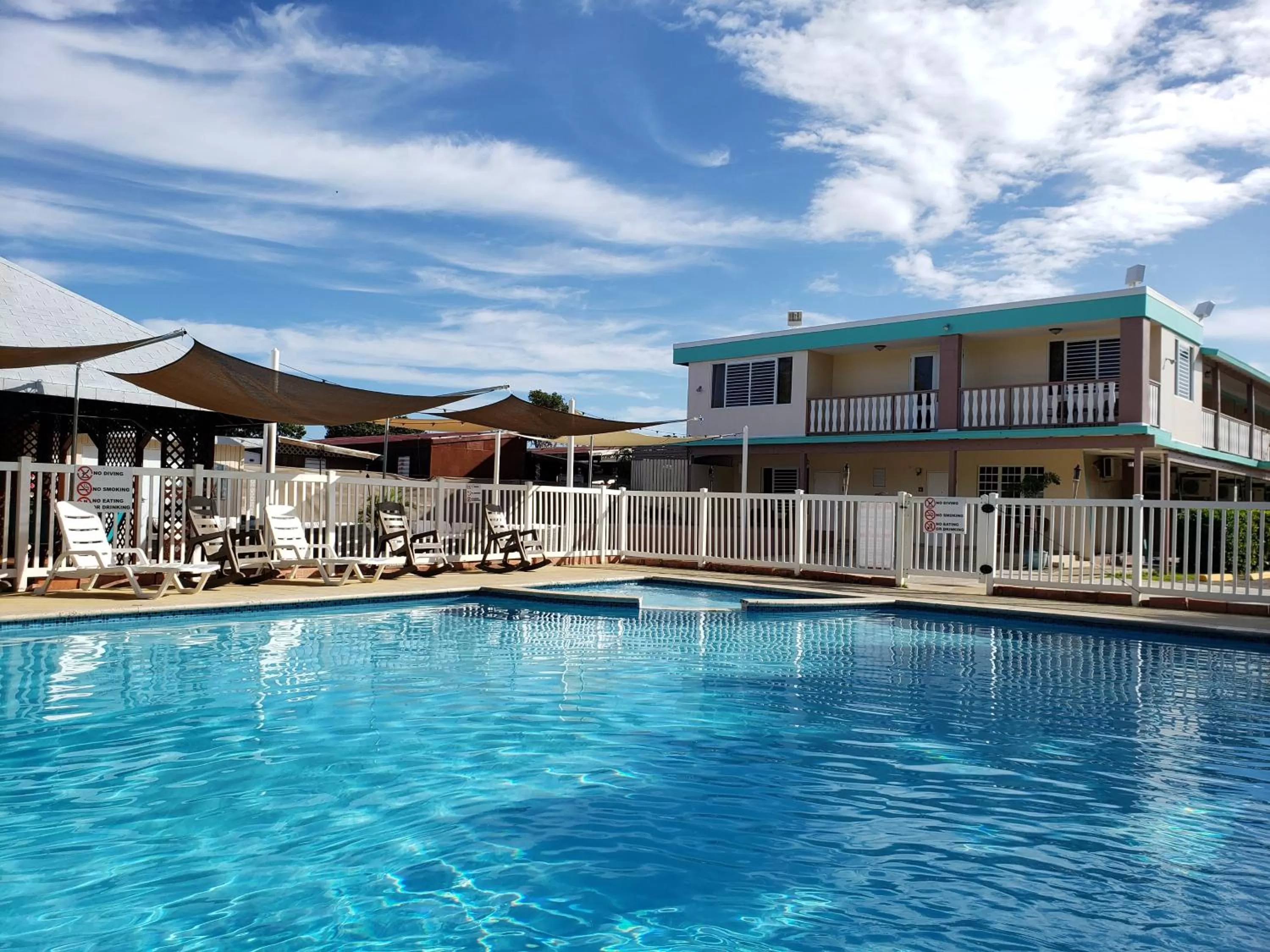 Swimming pool in Combate Beach Resort