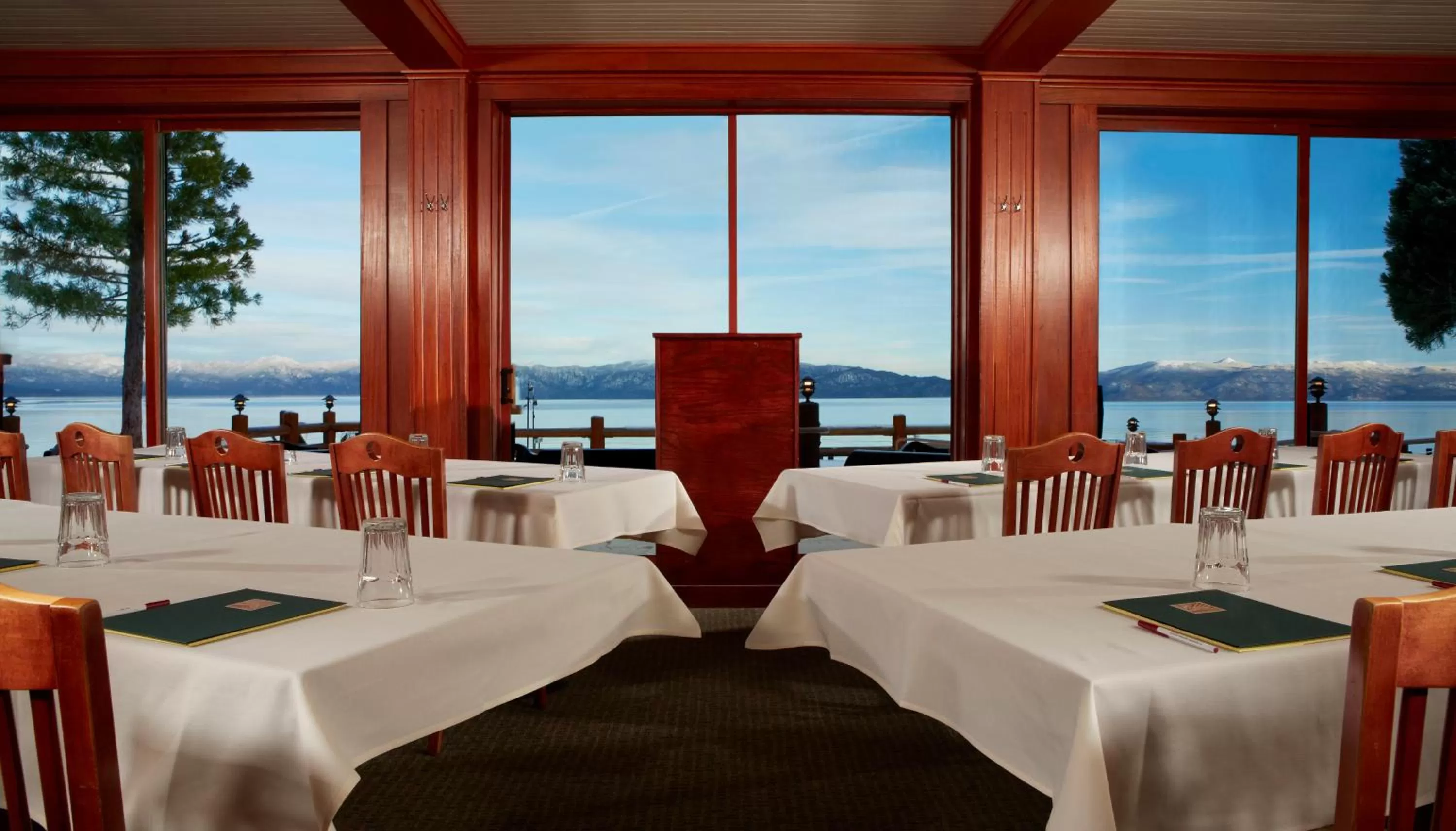 Business facilities in Sunnyside Resort and Lodge