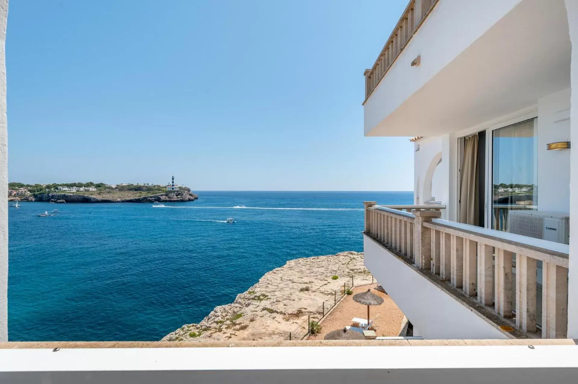 Day, Sea View in Orange Colom - Seaside Apartments