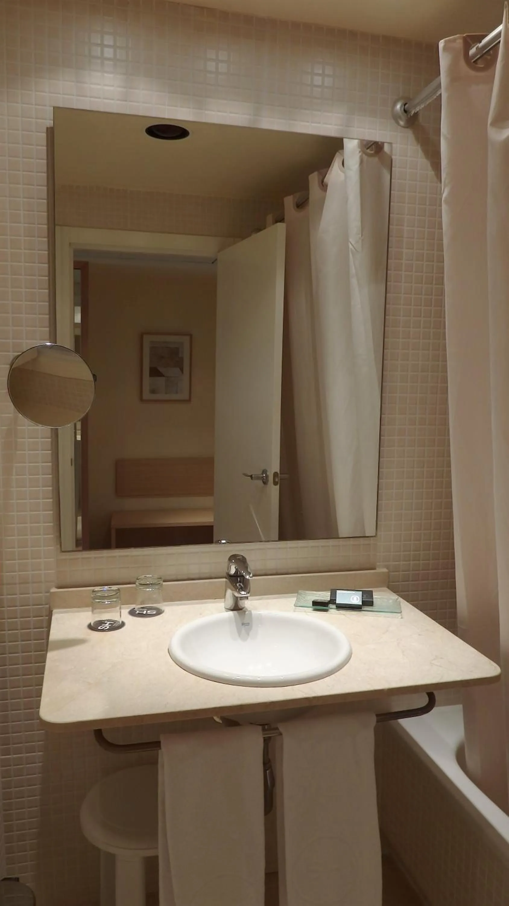 Bathroom in Flag Hotel Valencia