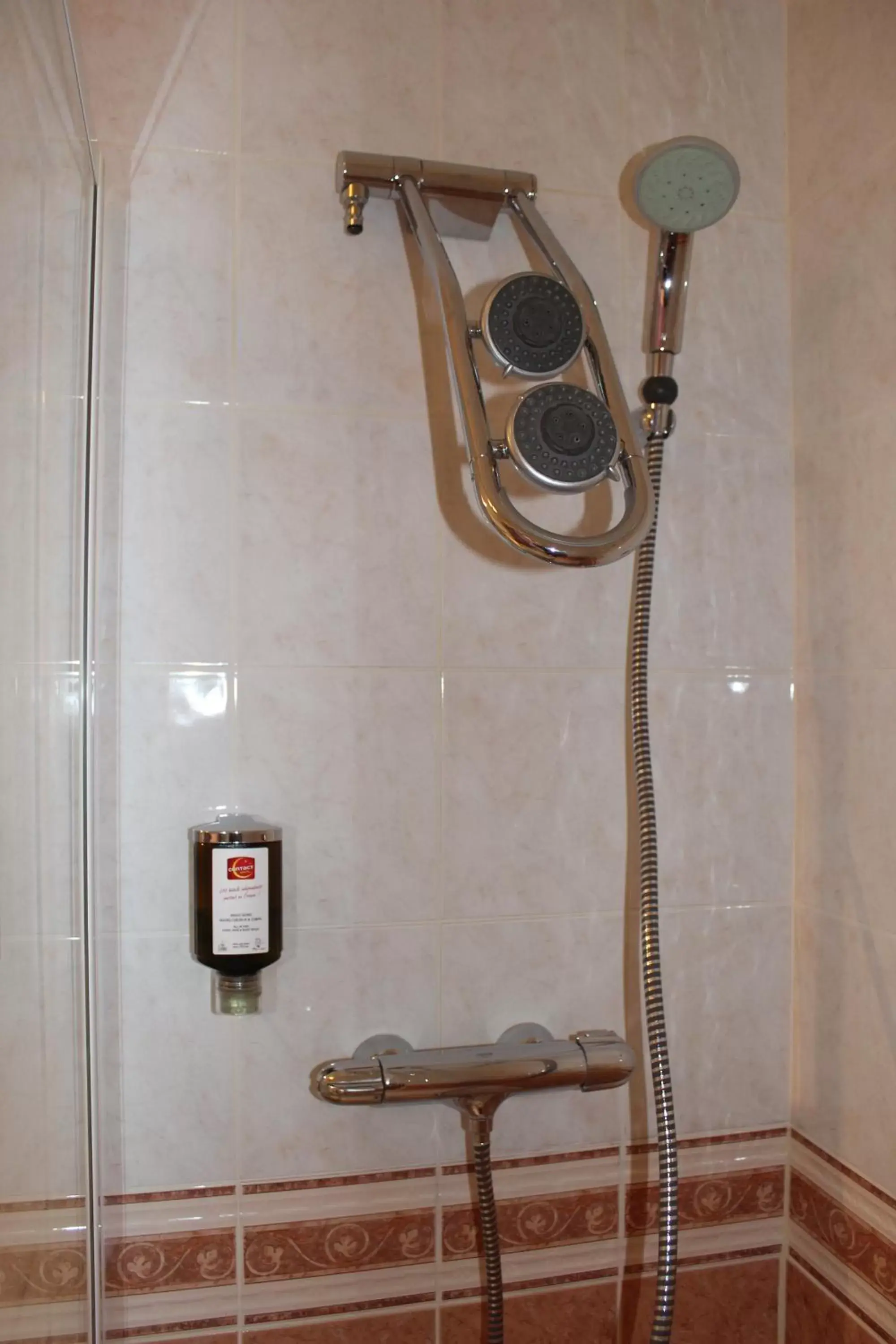 Shower, Bathroom in Hotel Bristol