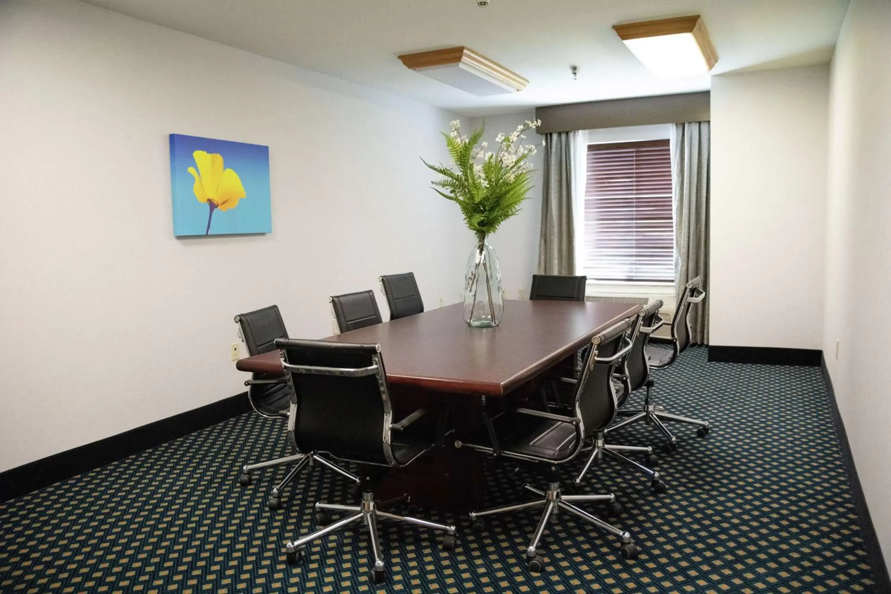 Meeting/conference room in Hampton Inn & Suites Fresno