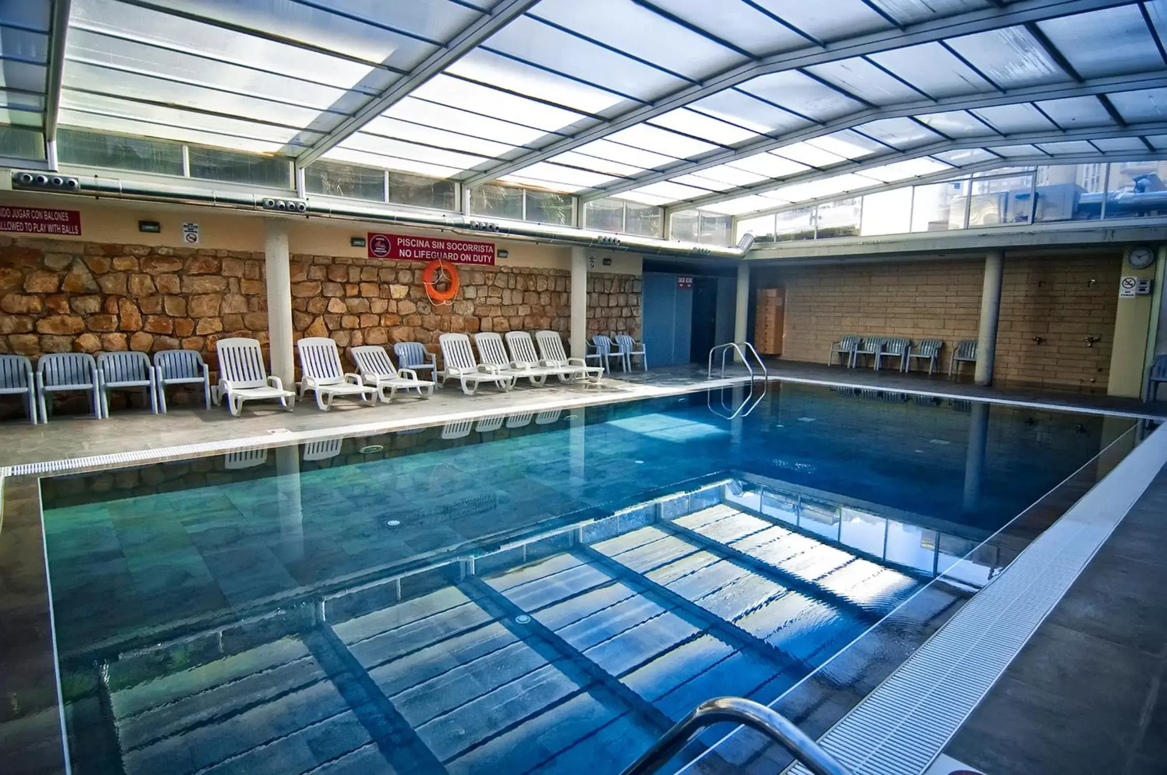 Swimming Pool in Hotel Servigroup Pueblo Benidorm