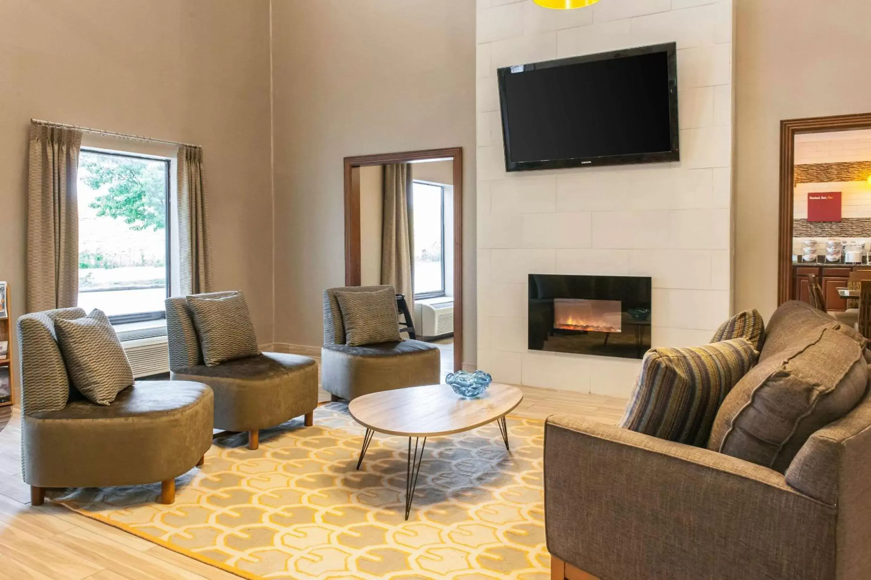 Lobby or reception, Seating Area in Comfort Suites - Vincennes