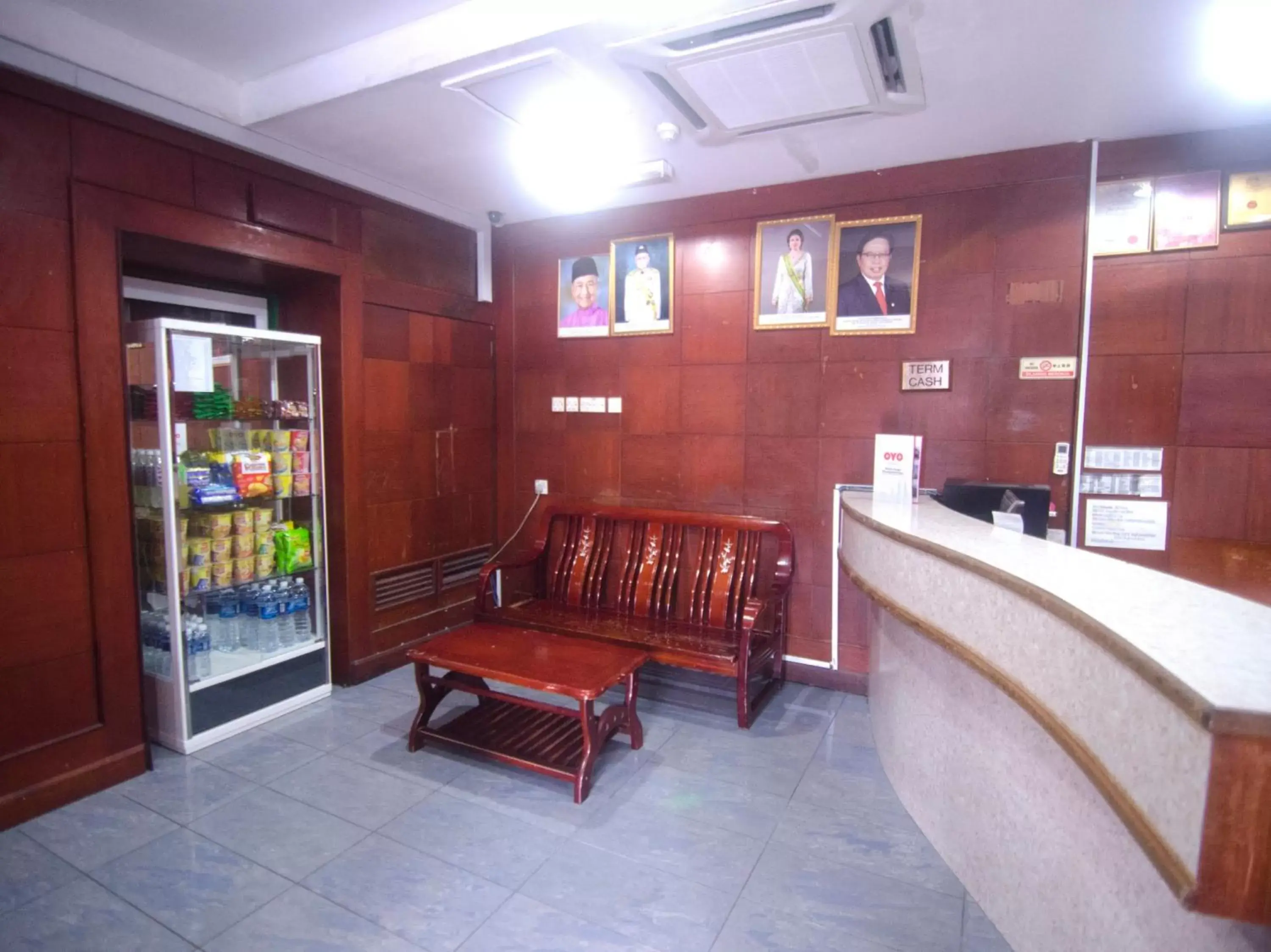 Seating area, Lobby/Reception in OYO 991 Mayfair Hotel