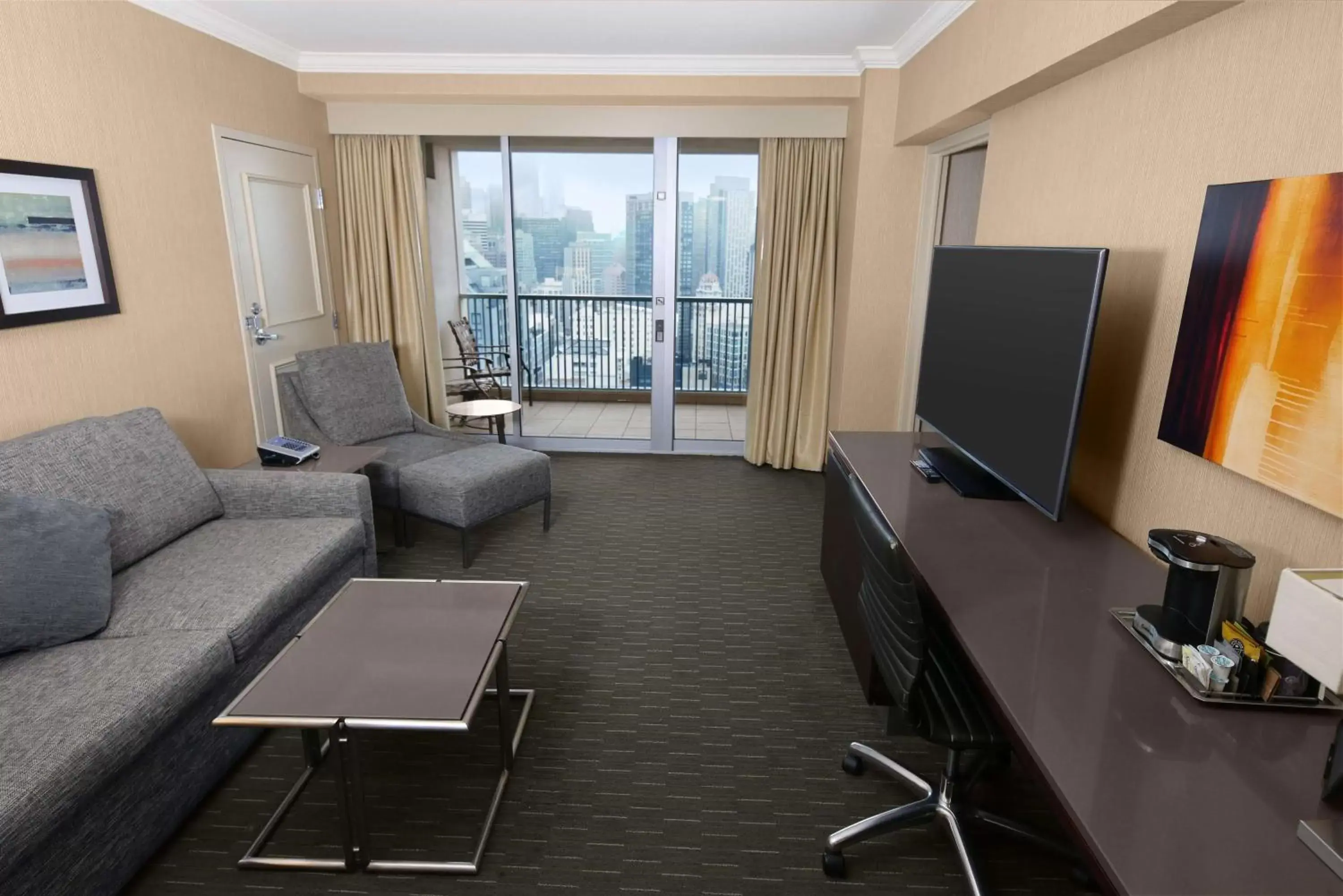 Photo of the whole room, Seating Area in Hilton San Francisco Union Square