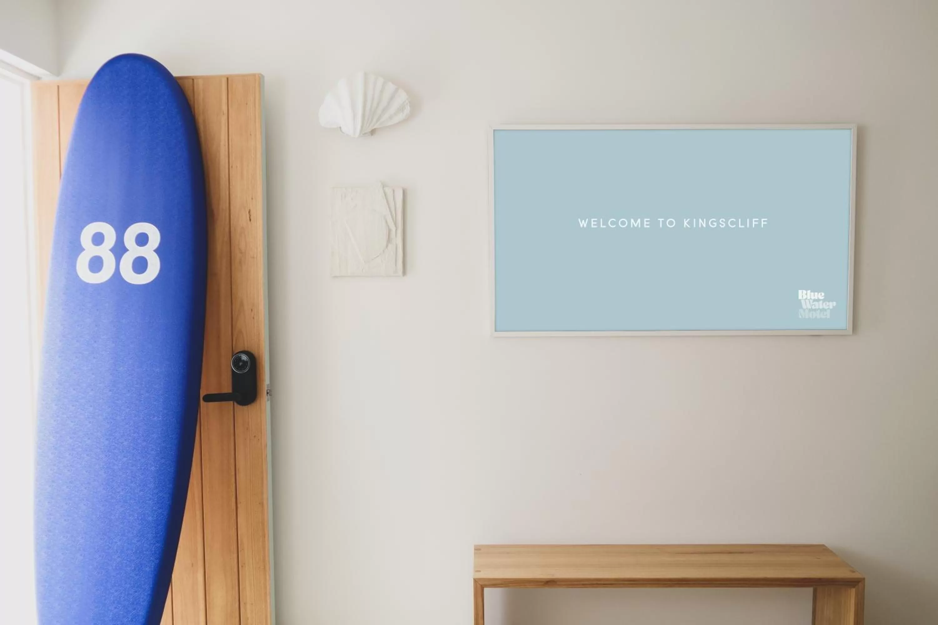 TV and multimedia in The Blue Water Motel