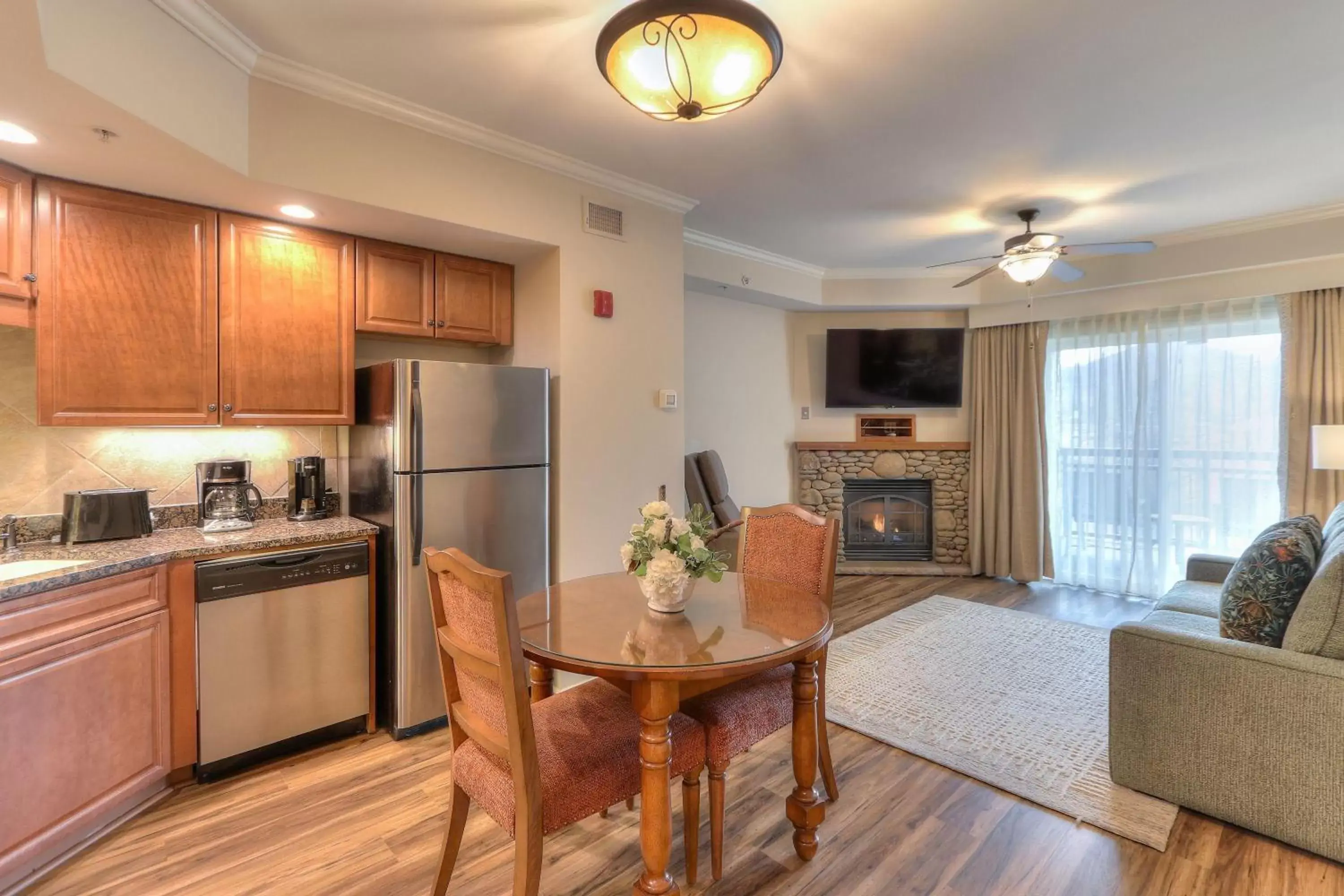 Kitchen/Kitchenette in RiverStone Resort & Spa