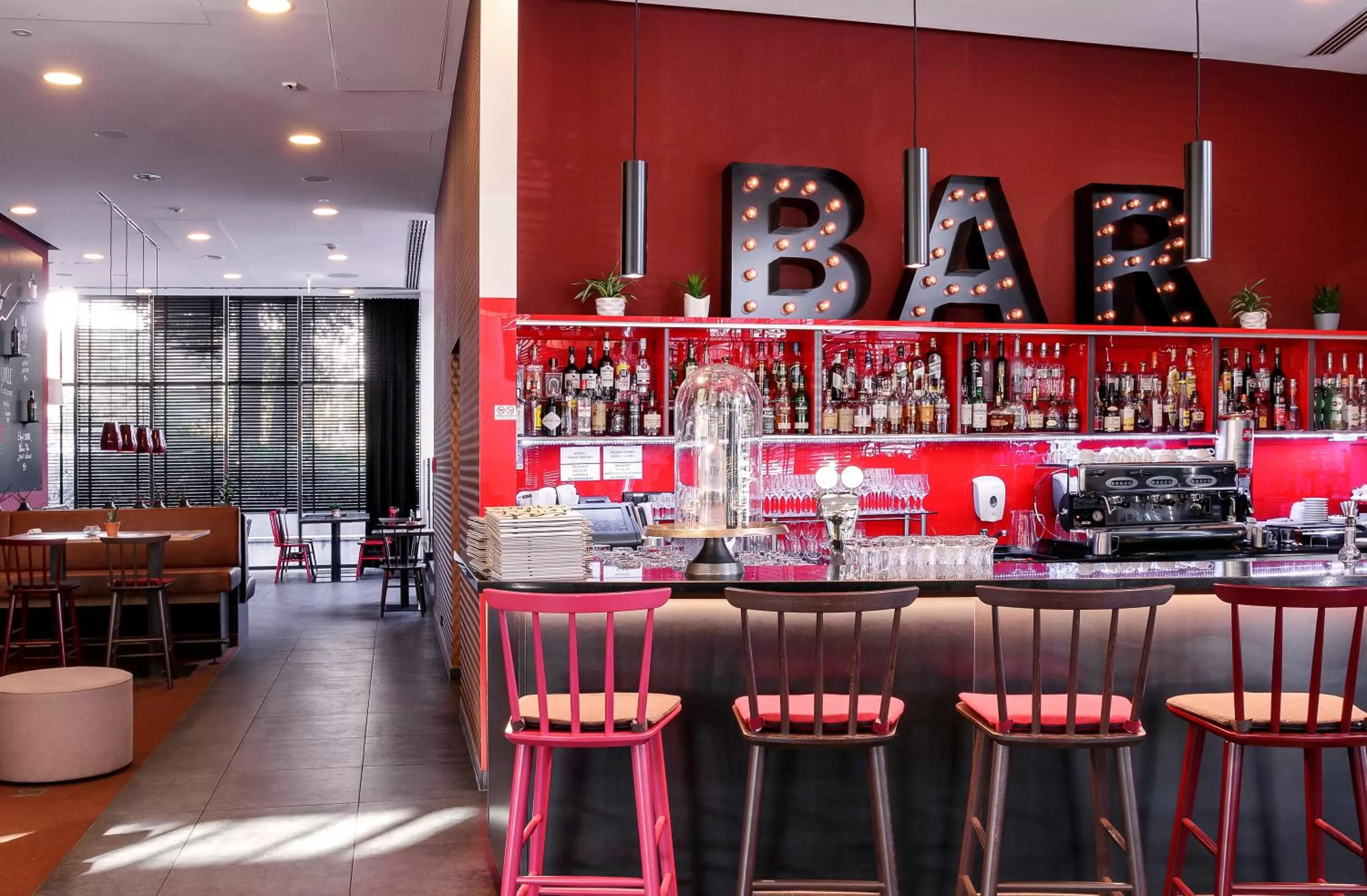 Lounge or bar in Vienna House Easy by Wyndham Katowice