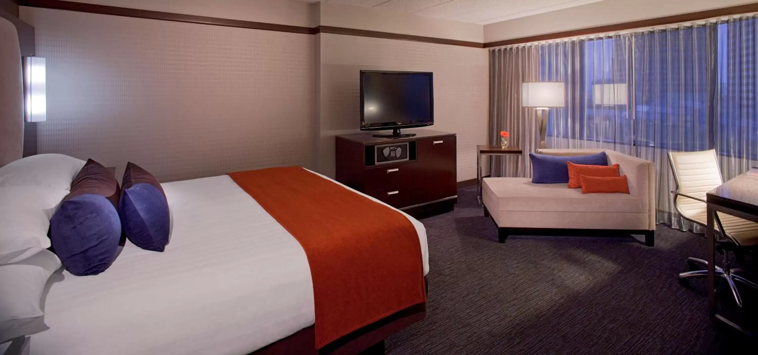 Photo of the whole room, Bed in Hyatt Regency Columbus