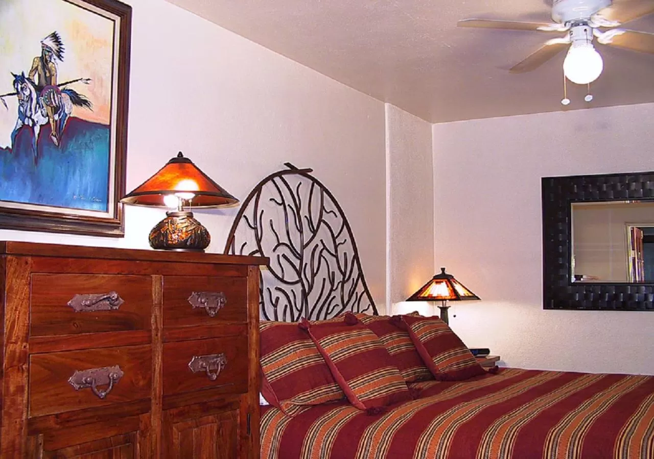 Bedroom, Bed in Casas de Suenos Old Town Historic Inn, an Ascend Collection Hotel