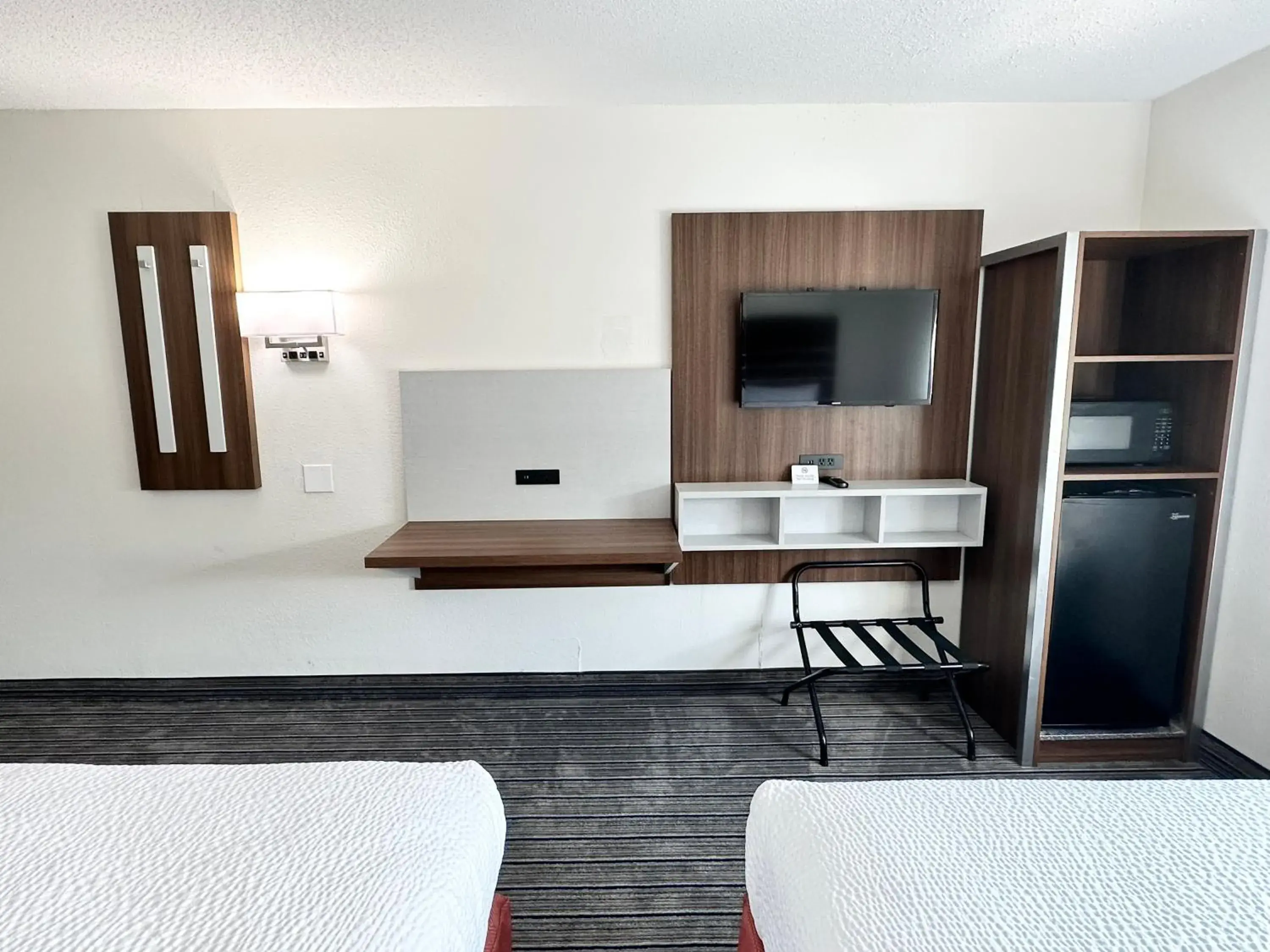 TV and multimedia, Kitchen/Kitchenette in Ramada by Wyndham Lithia Springs Atlanta