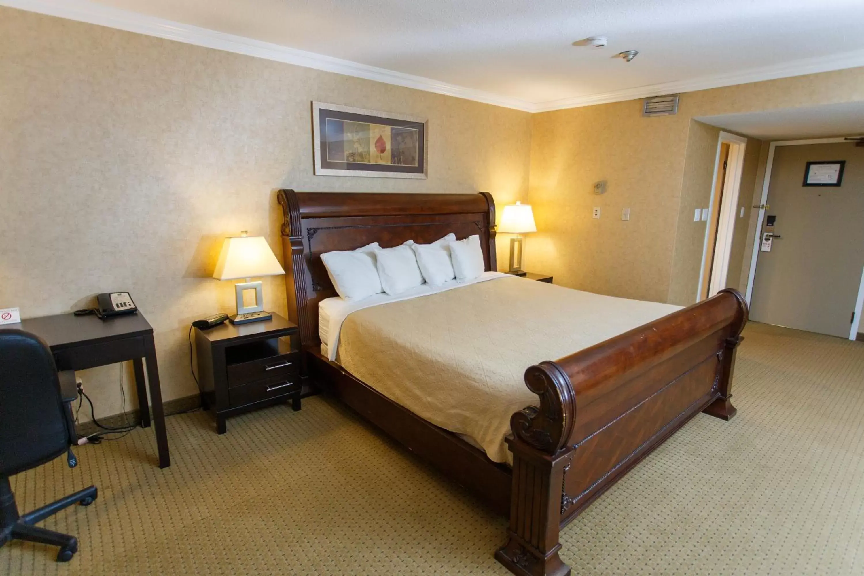 Bedroom, Bed in The George Dawson Inn & Conference Centre