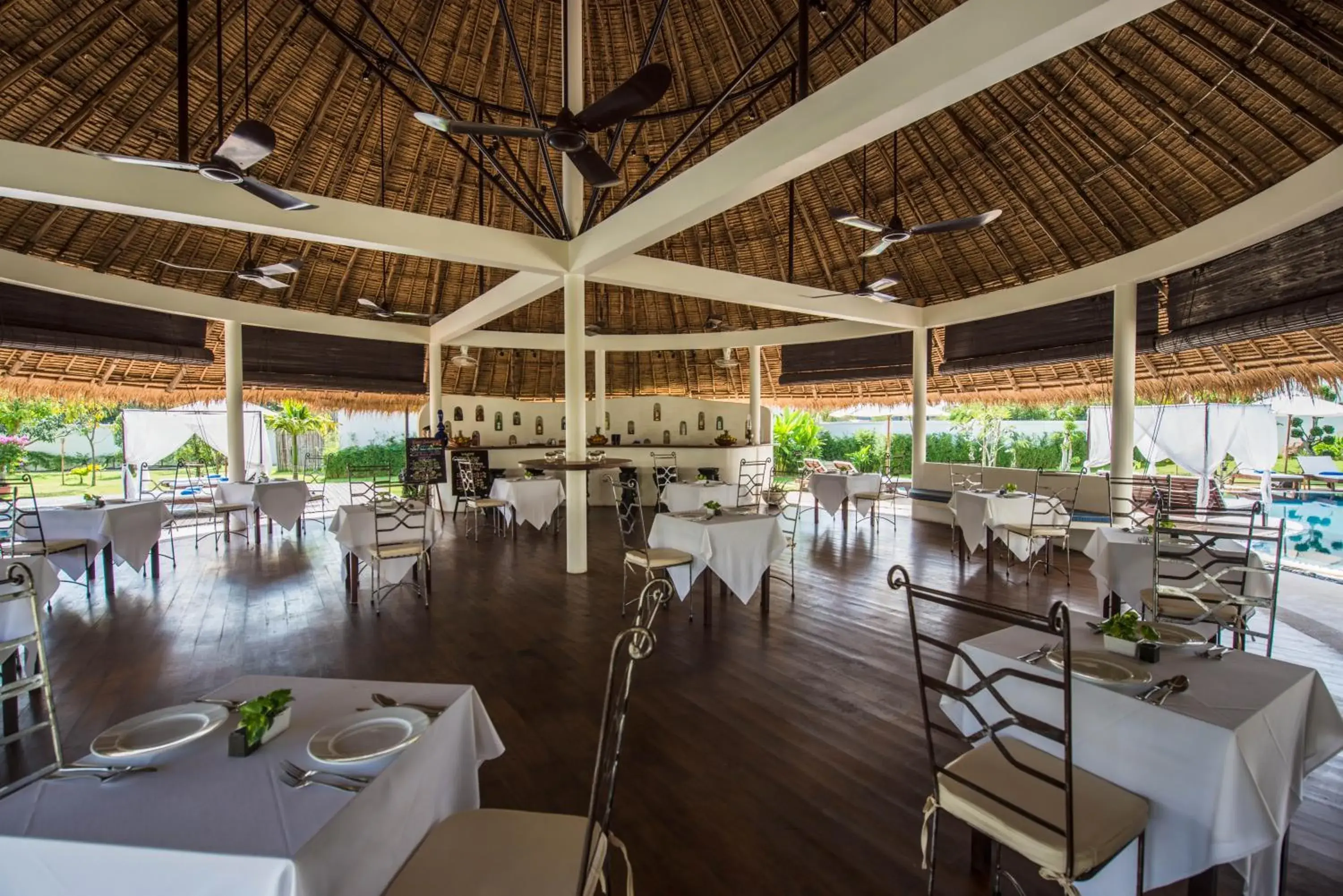 Restaurant/places to eat in Navutu Dreams Resort & Wellness Retreat Restaurant/places to eat in Navutu Dreams Resort & Wellness Retreat