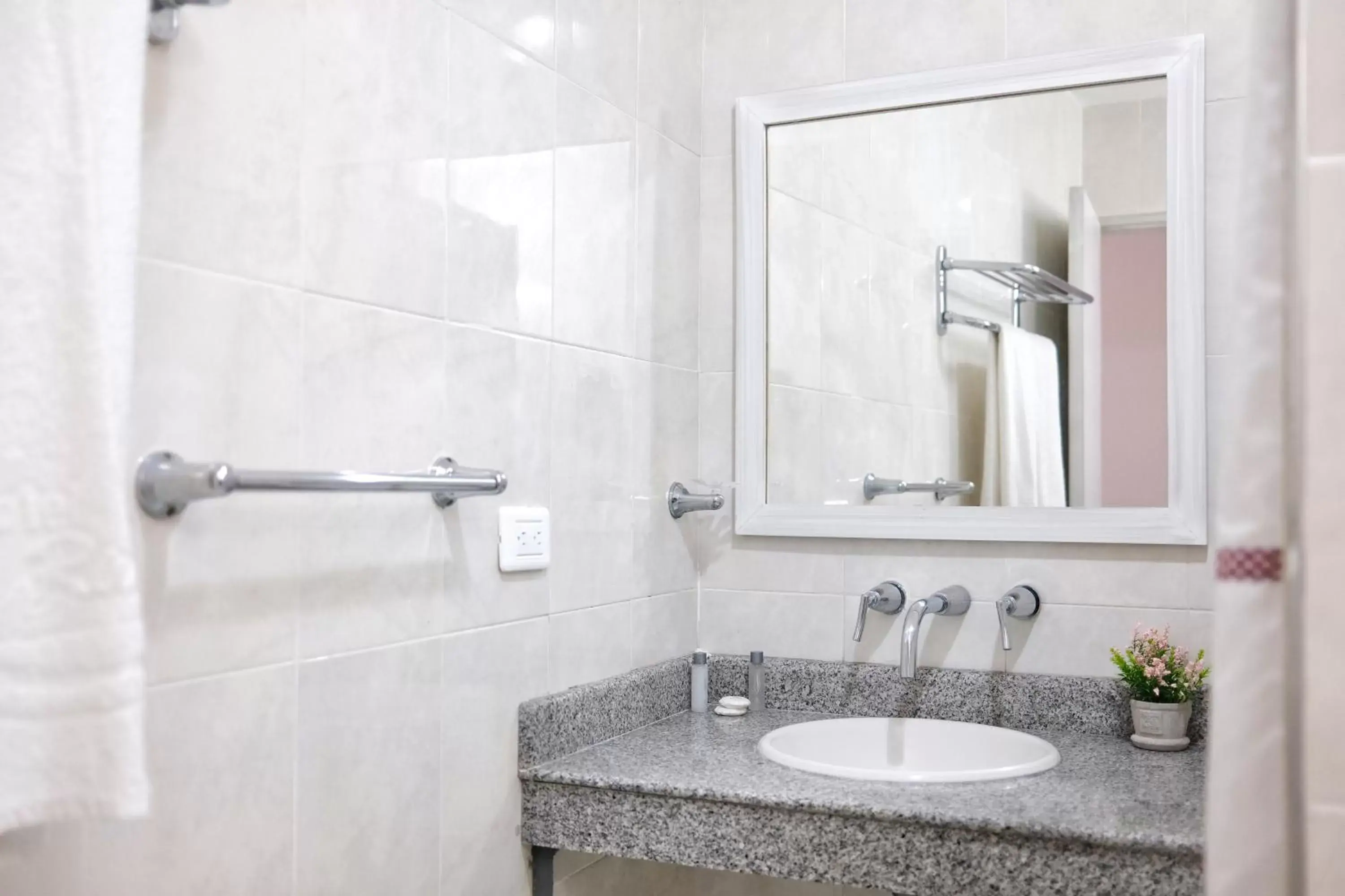 Bathroom in Hotel La Riviera