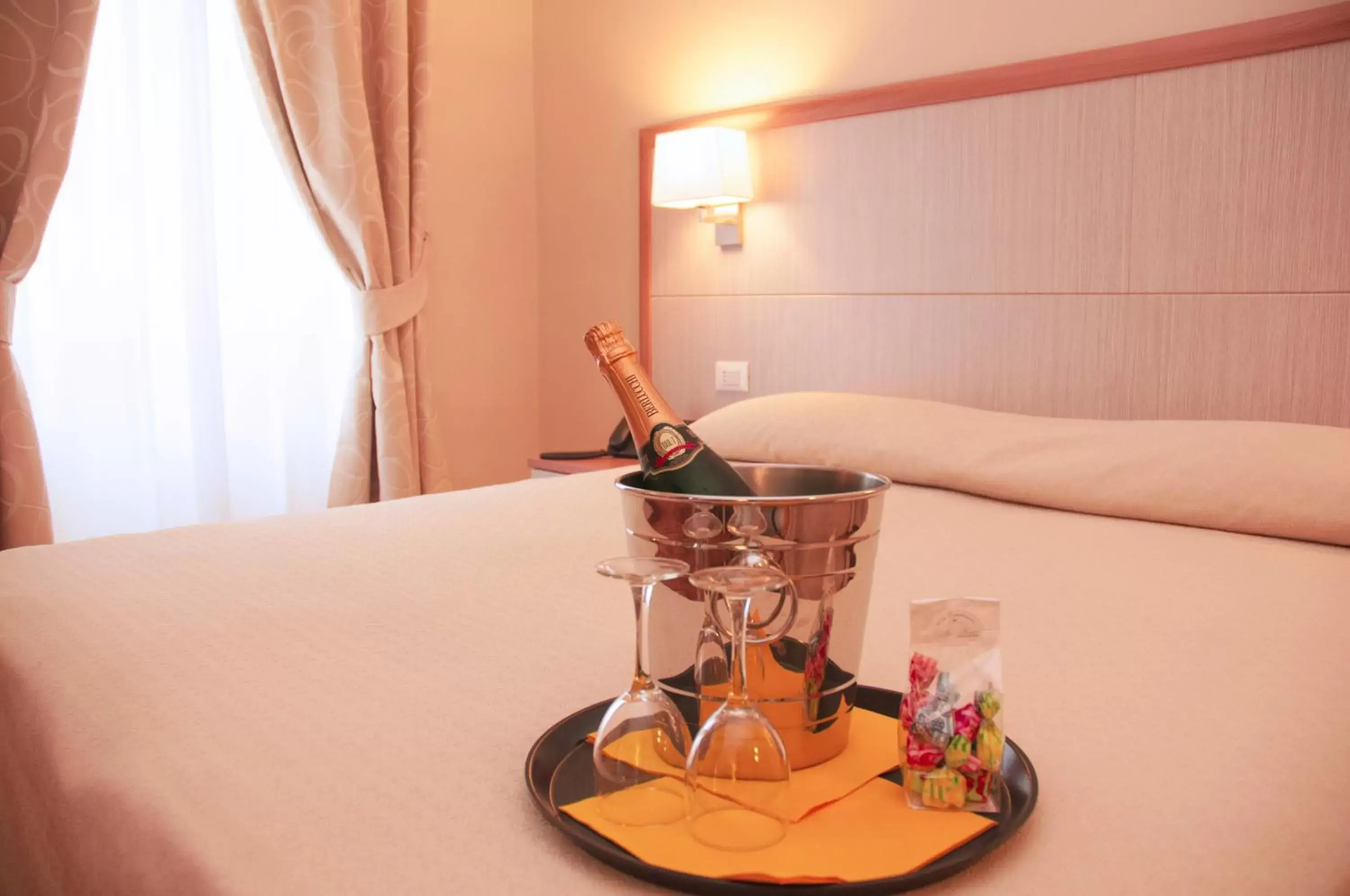 Bed, Drinks in Hotel Alpi Resort