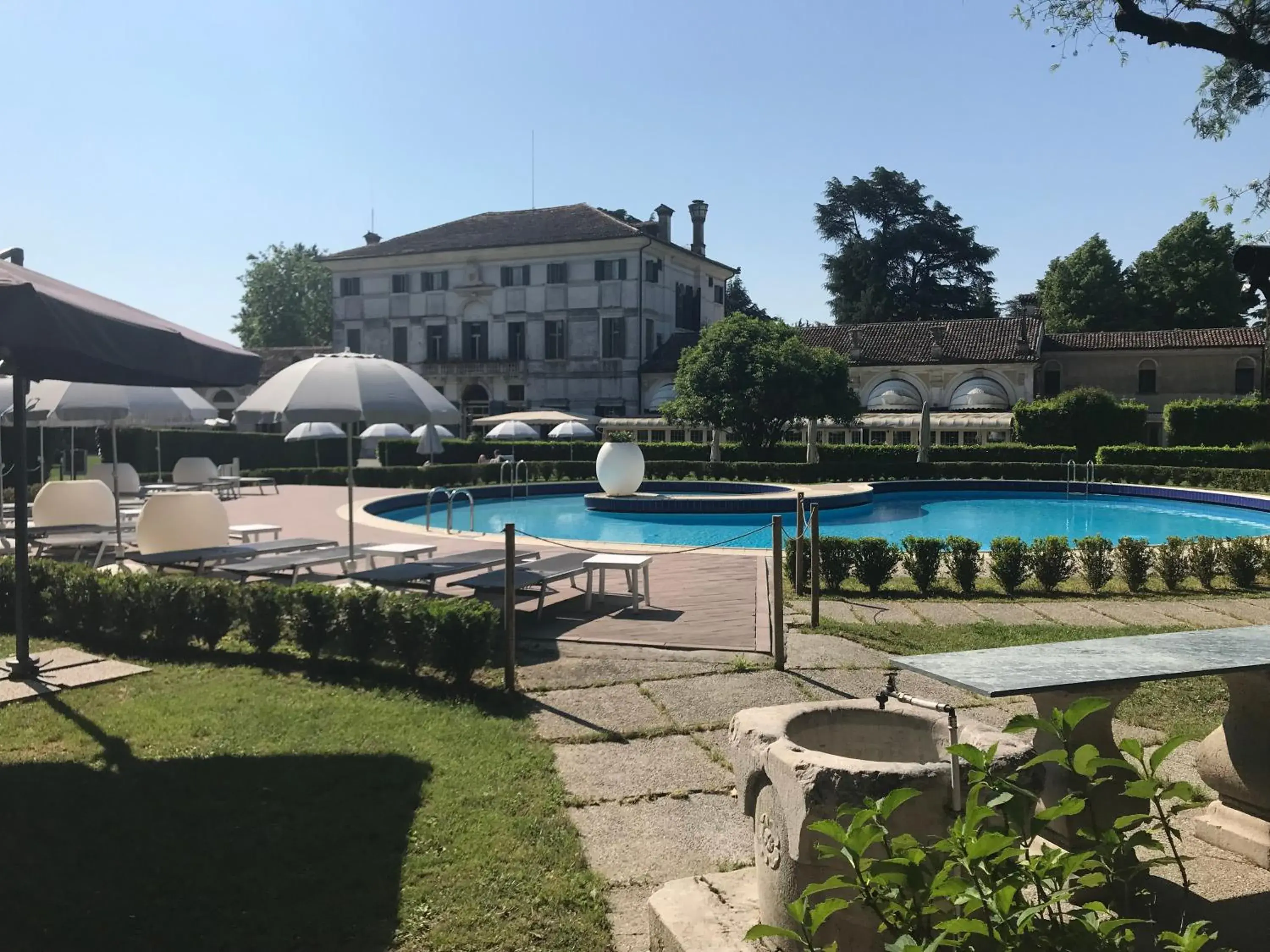 Pool view in Hotel Villa Condulmer Pool view in Hotel Villa Condulmer