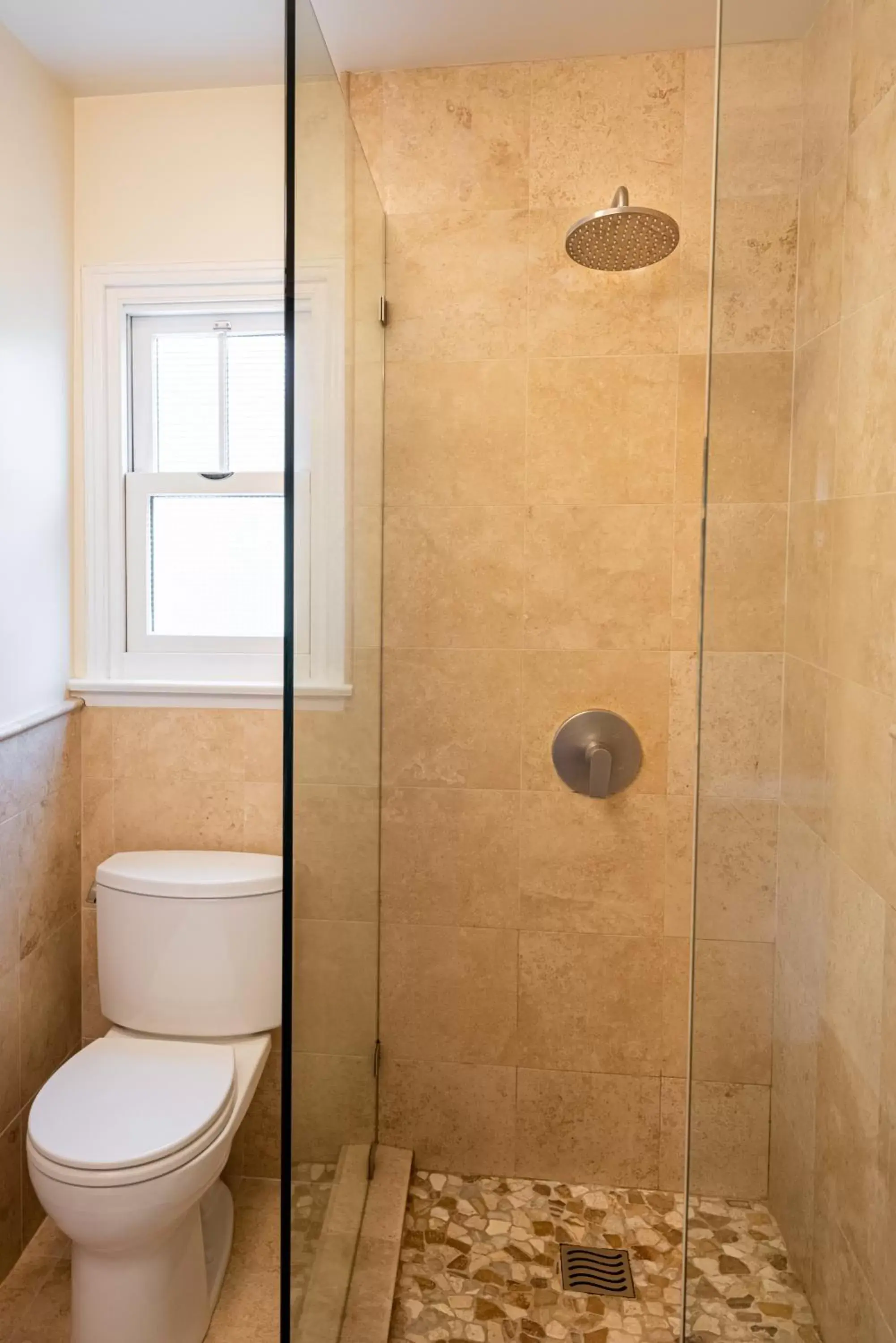 Shower, Bathroom in Harbor House Inn