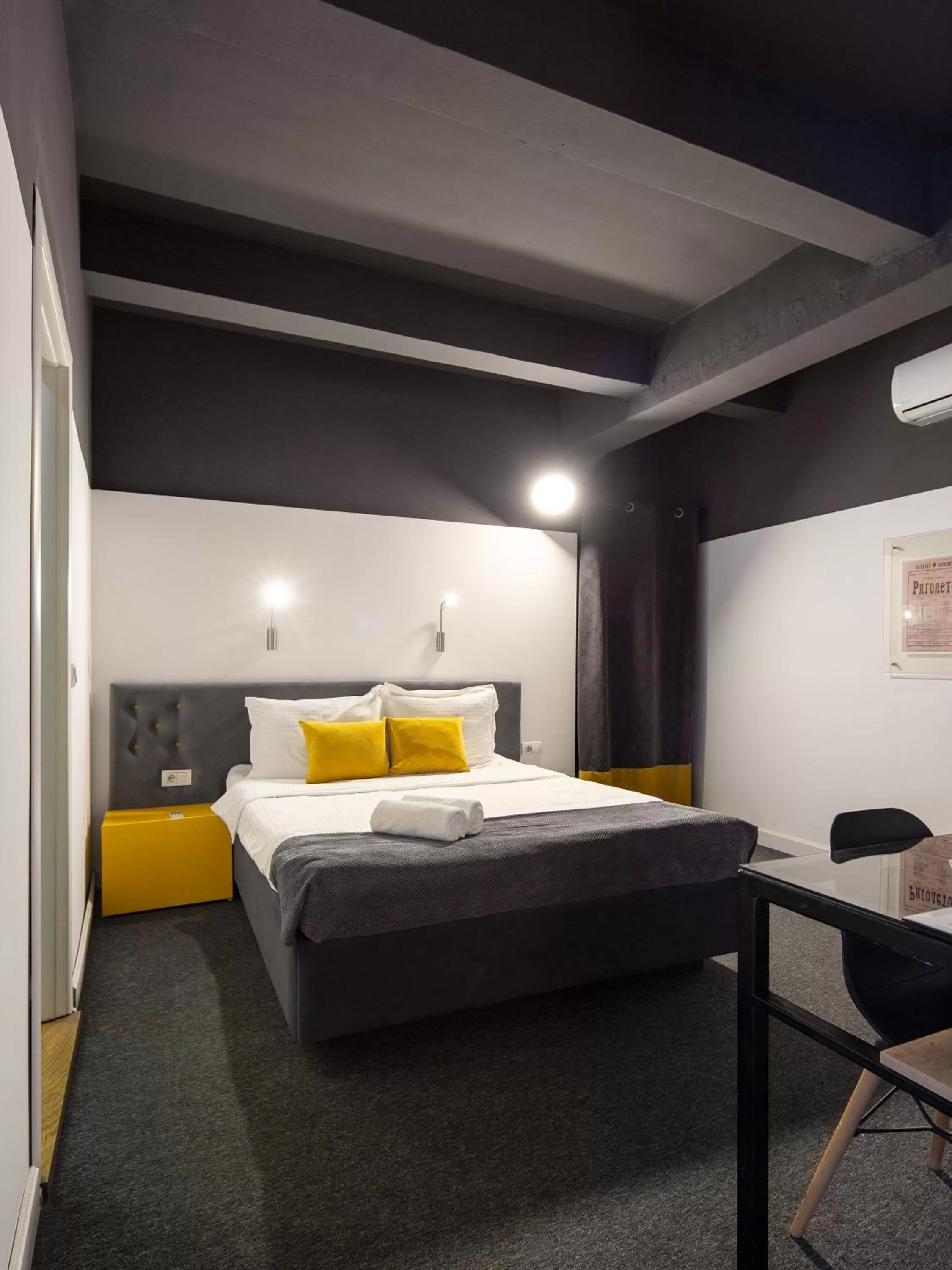 Bedroom, Bed in Hotel Bohemian Garni - Skadarlija