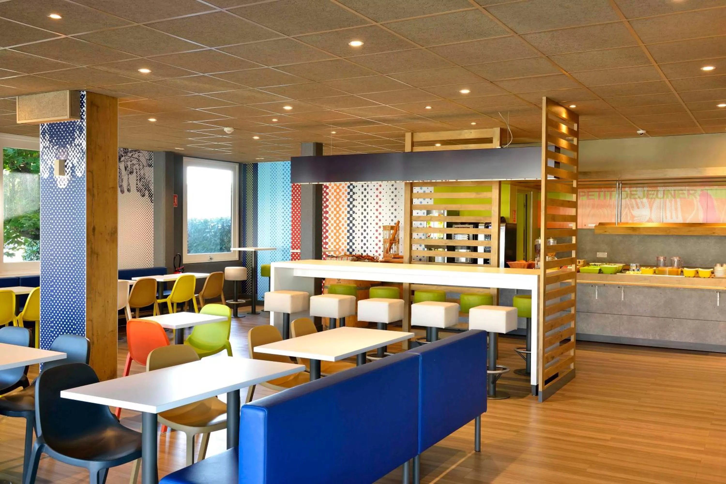 Lobby or reception in ibis budget Bordeaux Lac
