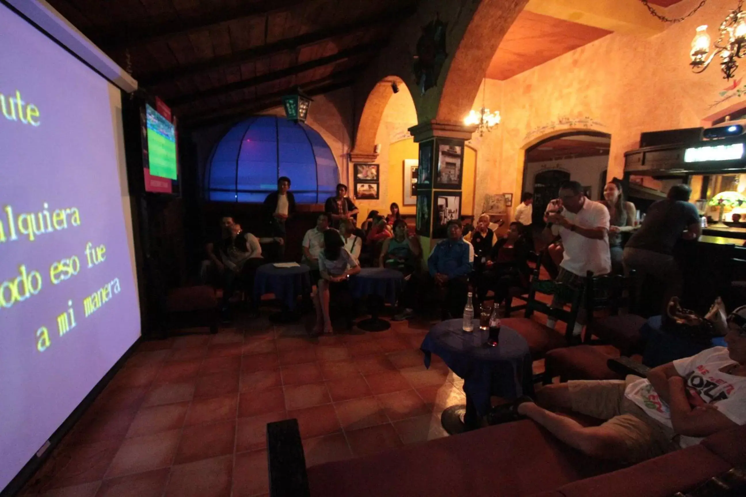 Evening entertainment in Hotel Montetaxco