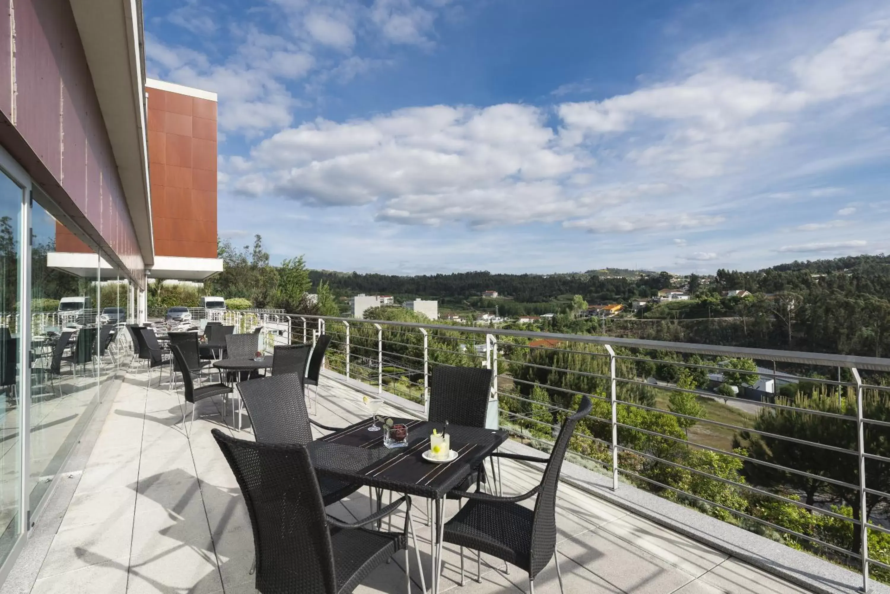 Mountain view, Balcony/Terrace in Penafiel Park Hotel & Spa