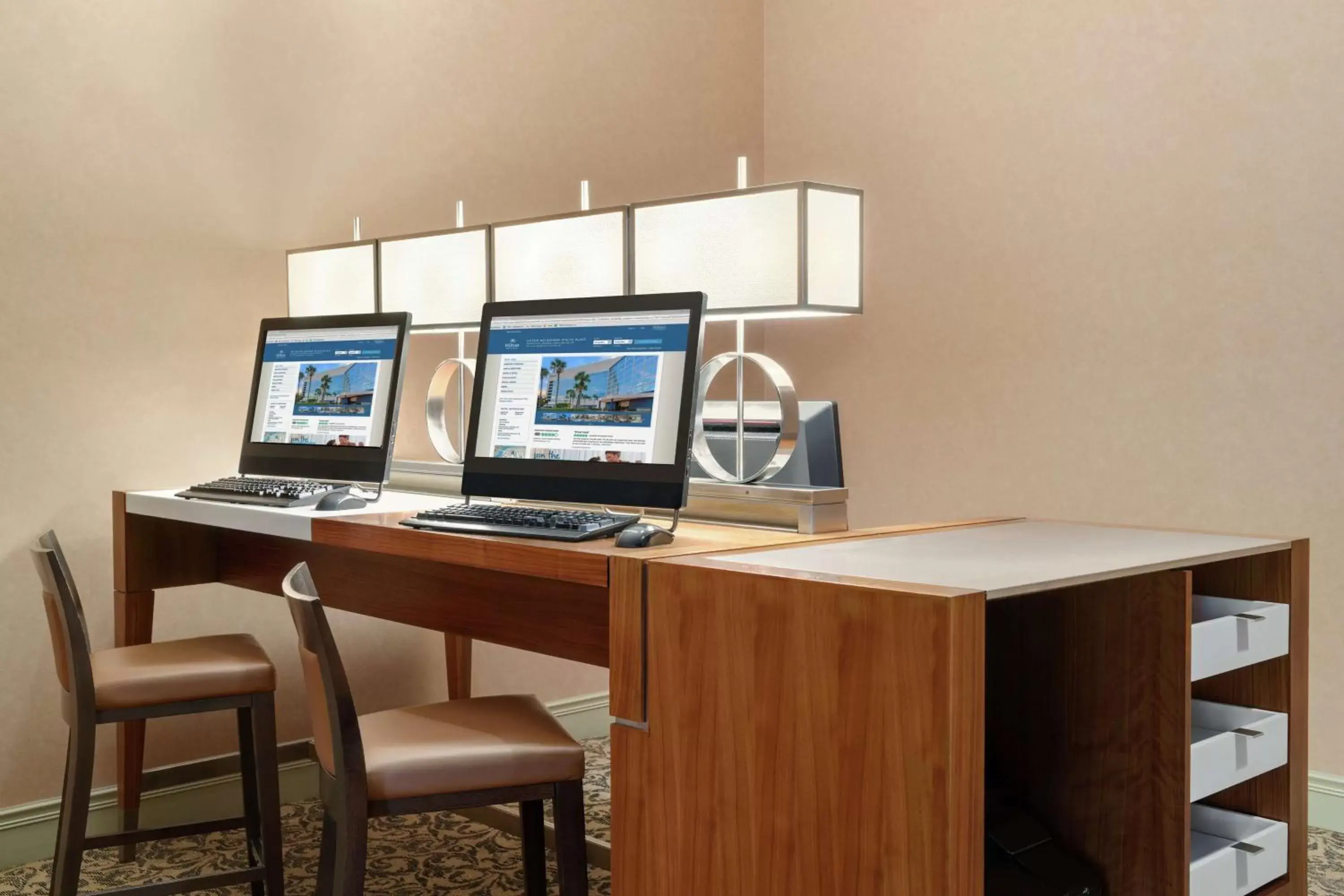 Business facilities in Hilton Melbourne