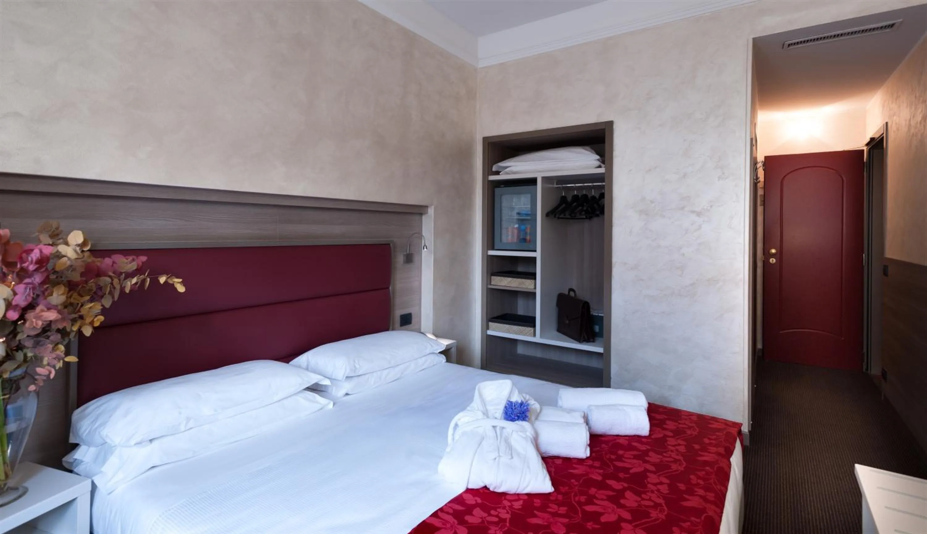 Photo of the whole room, Bed in Hotel Gamma