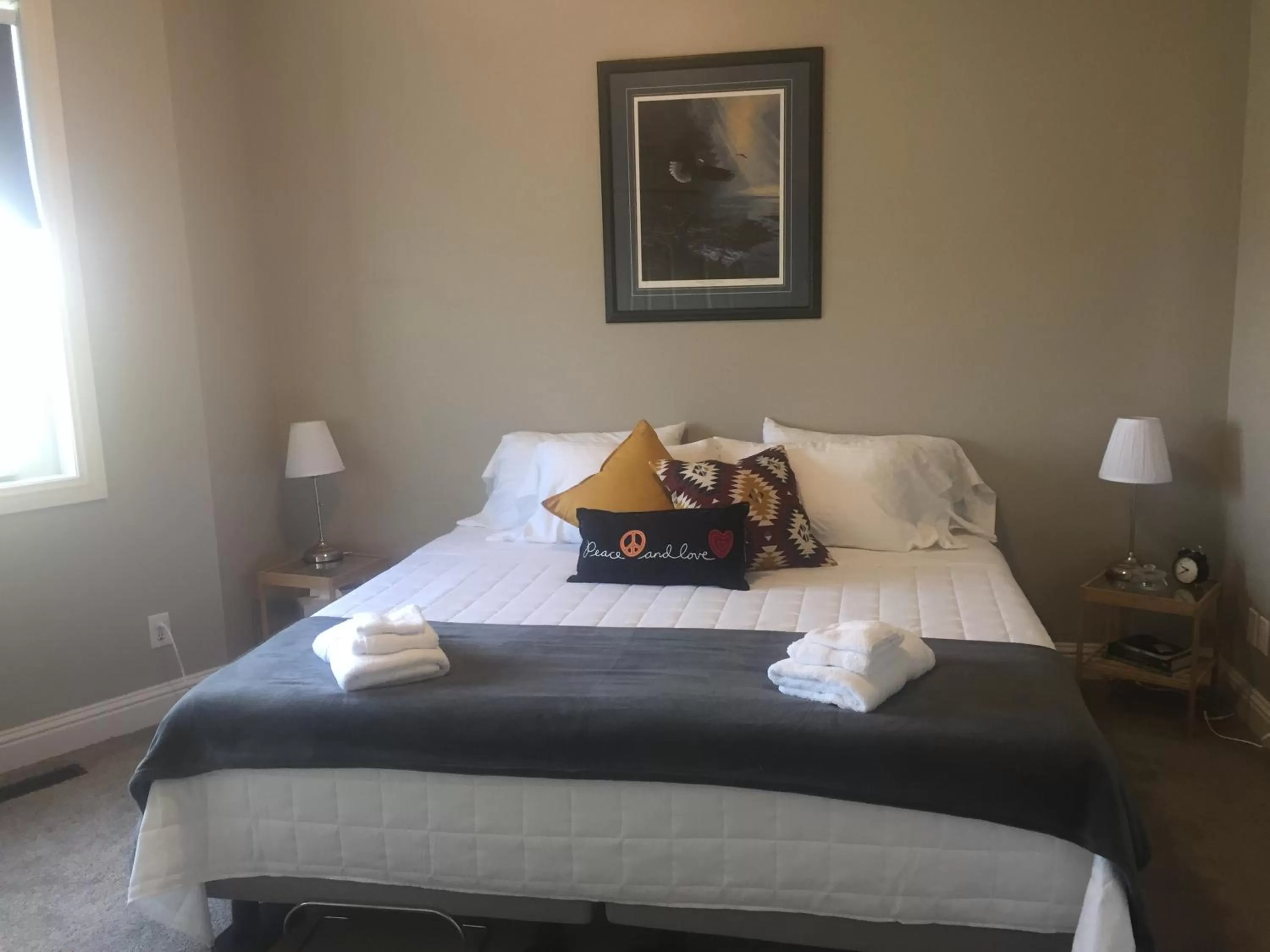 Bed in Misty Ridge Retreat B&B