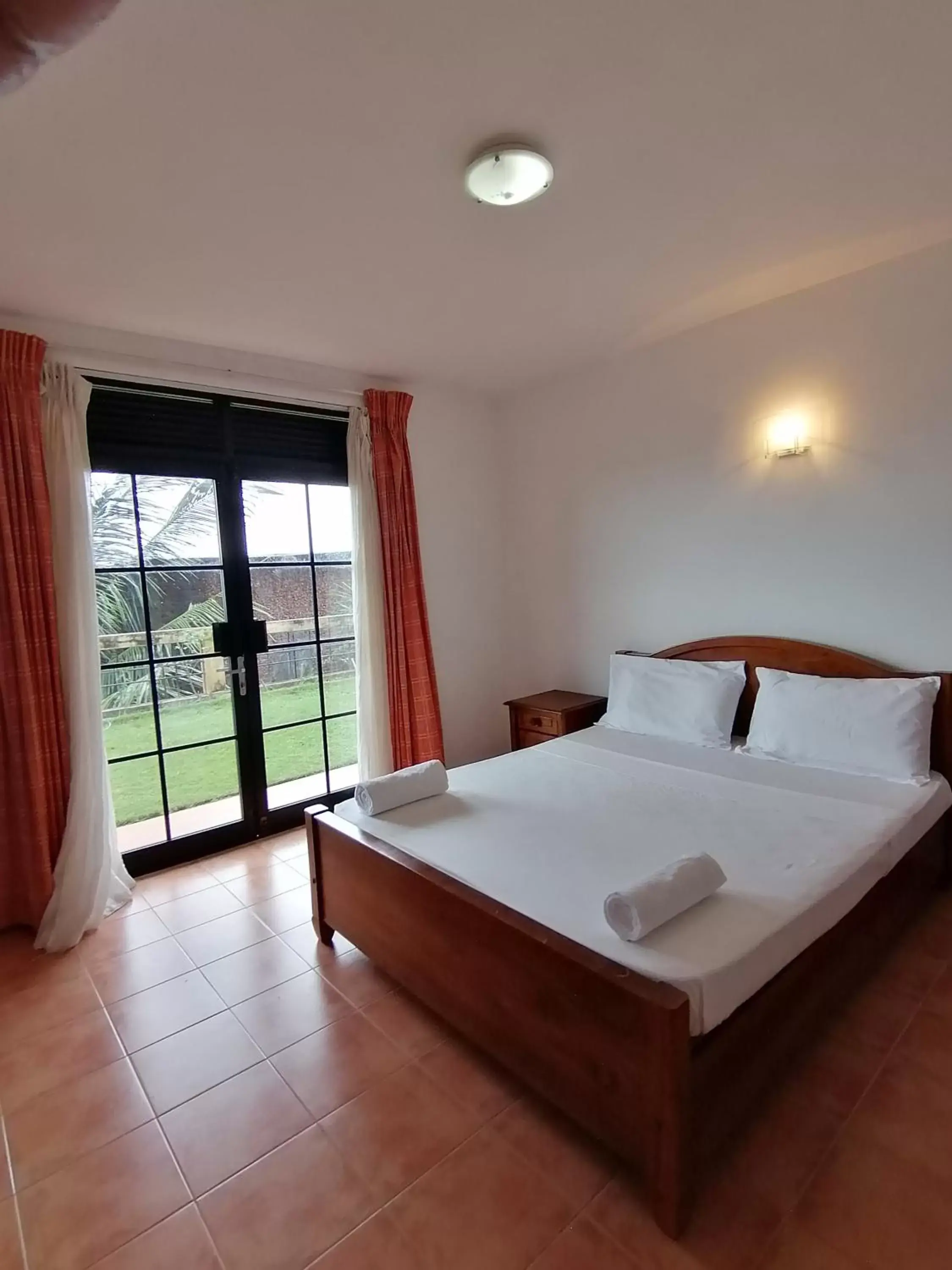 Budget Double Room - single occupancy in Kandy Unique Hotel Budget Double Room - single occupancy in Kandy Unique Hotel