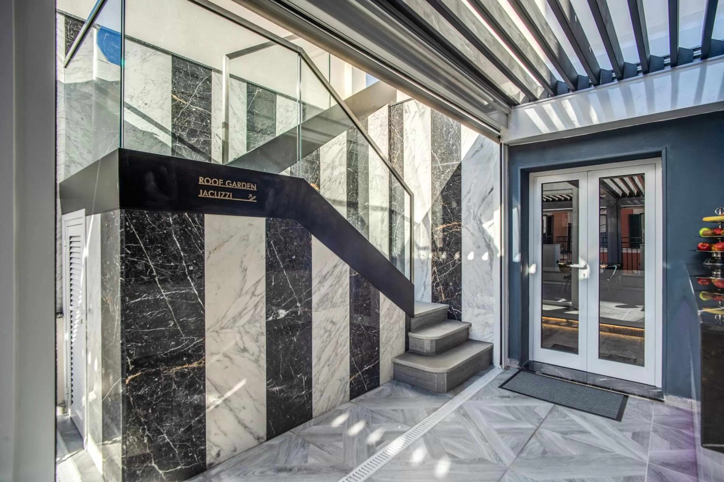 Balcony/Terrace in CC Palace Hotel