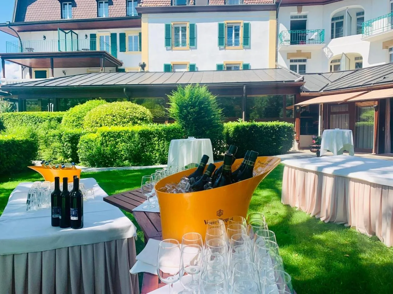 Patio in Hôtel la Prairie