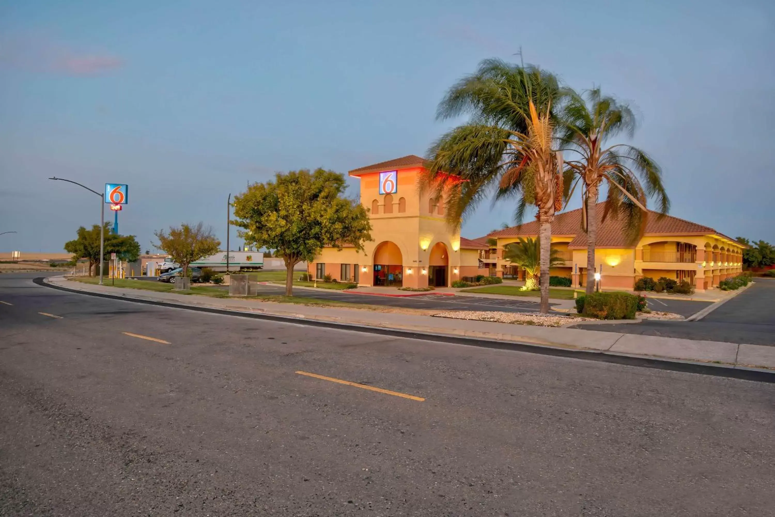 Property Building in Motel 6-Santa Nella, CA - Los Banos