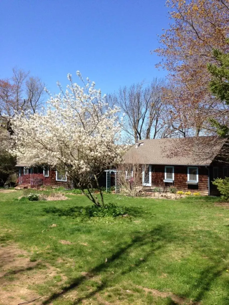 Property Building in Inn at Fox Hill Farm