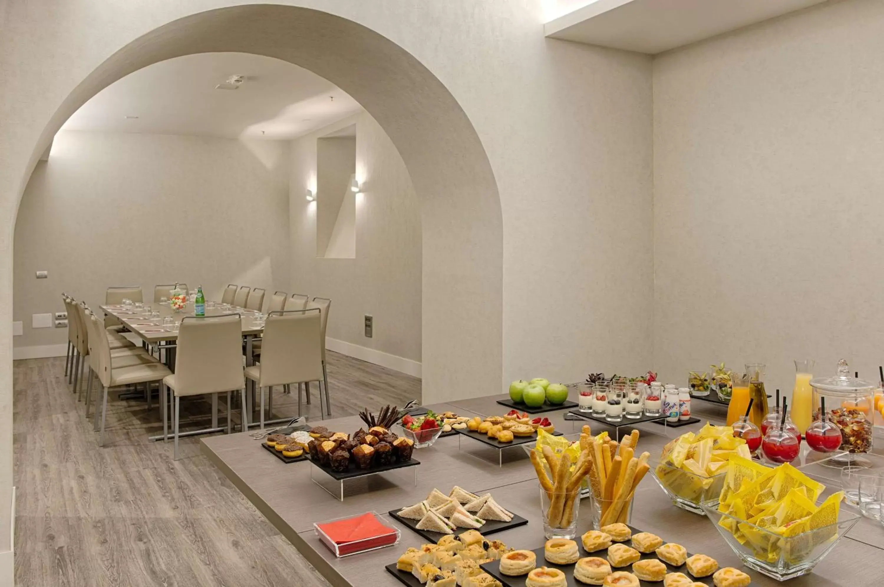 Meeting/conference room, Restaurant/Places to Eat in NH Collection Palazzo Cinquecento